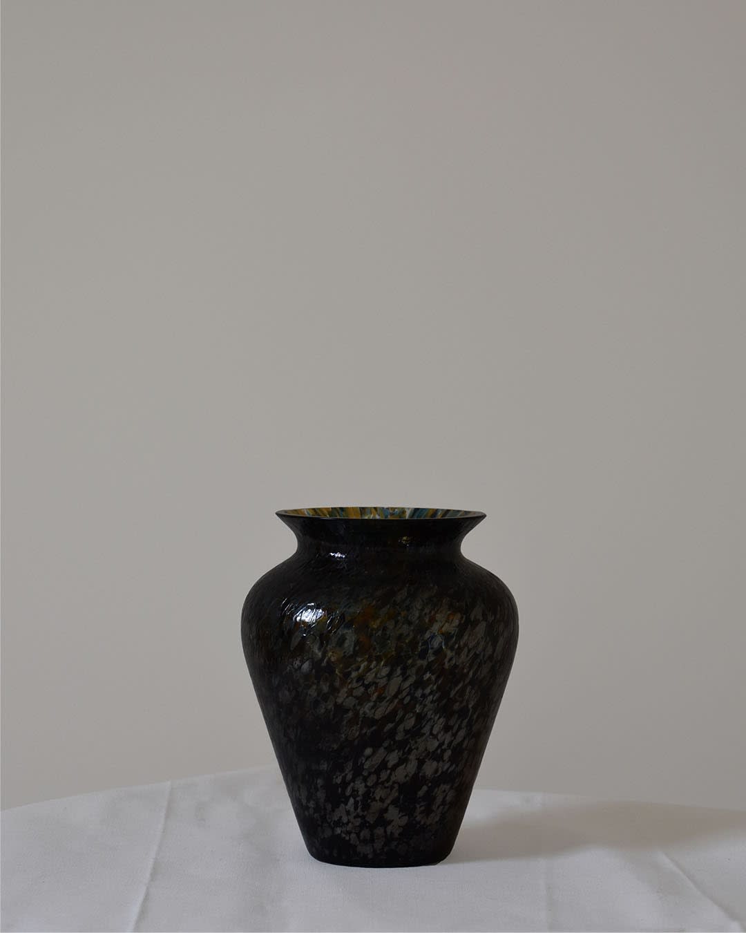 STUDIO GLASS VASE