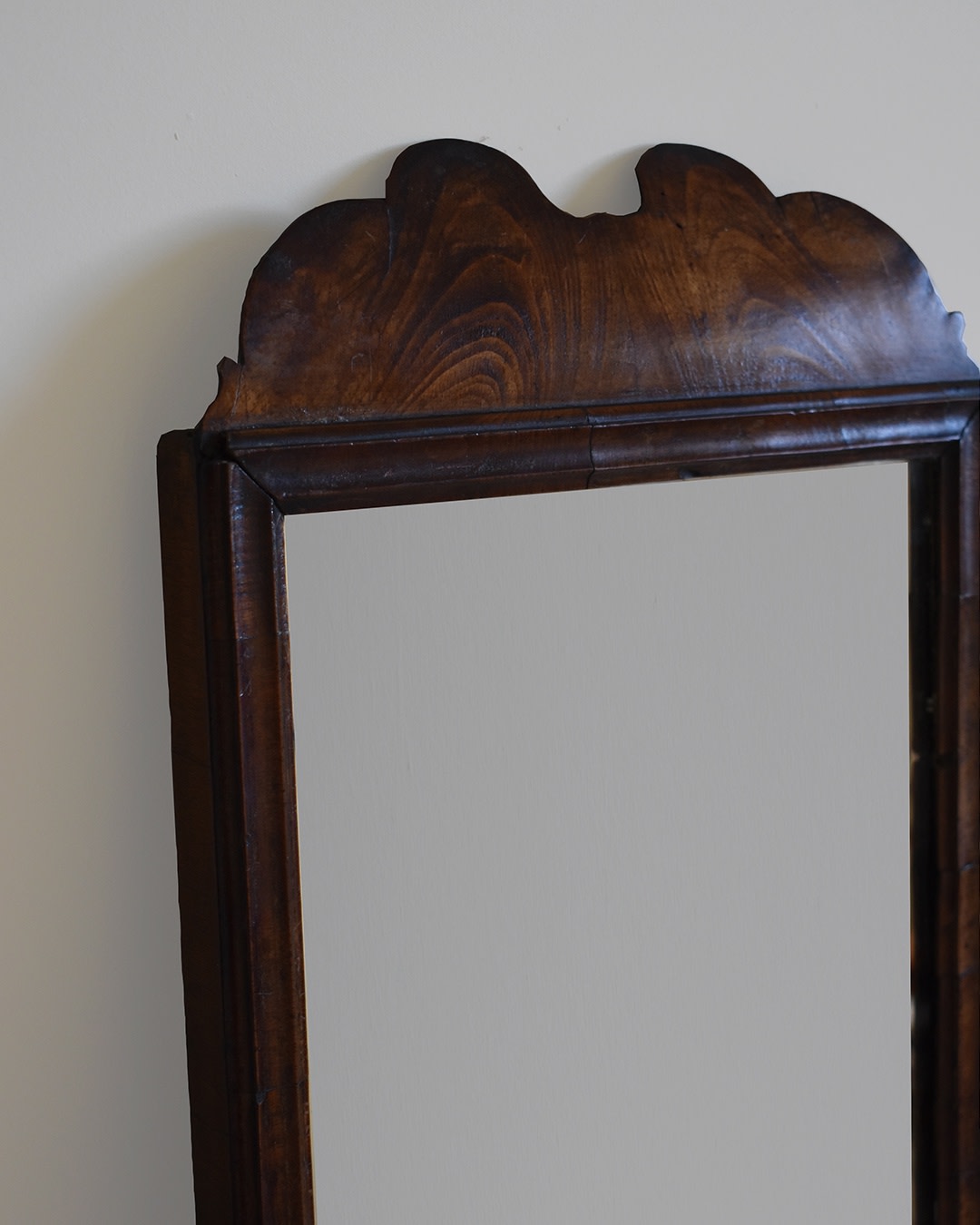 18TH CENTURY WALNUT MIRROR