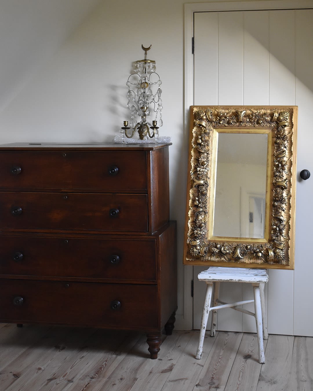 19TH CENTURY GILDED MIRROR