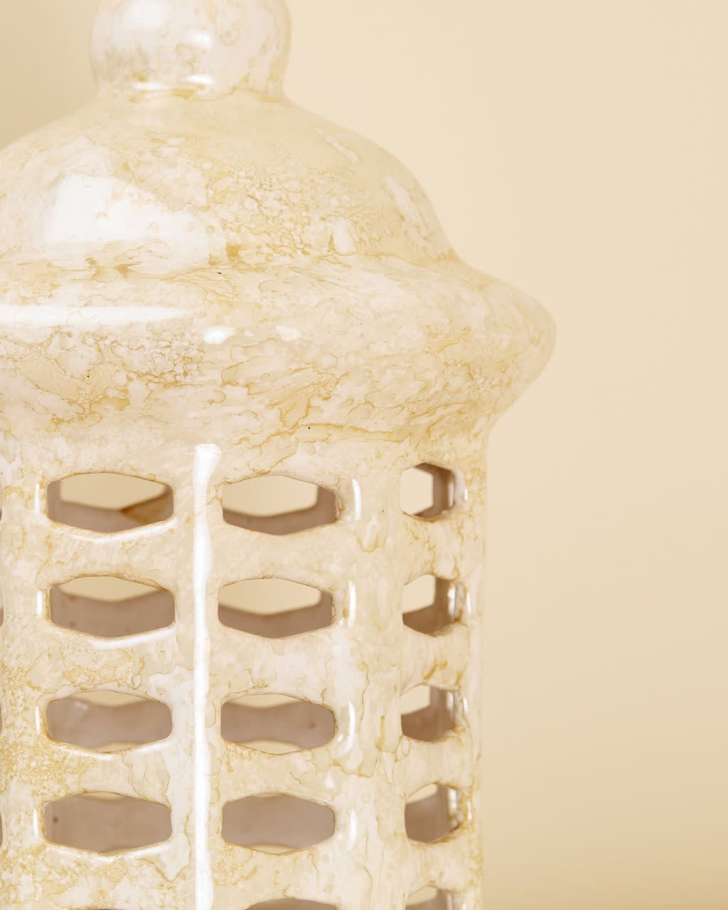 GLAZED CERAMIC PENDANT