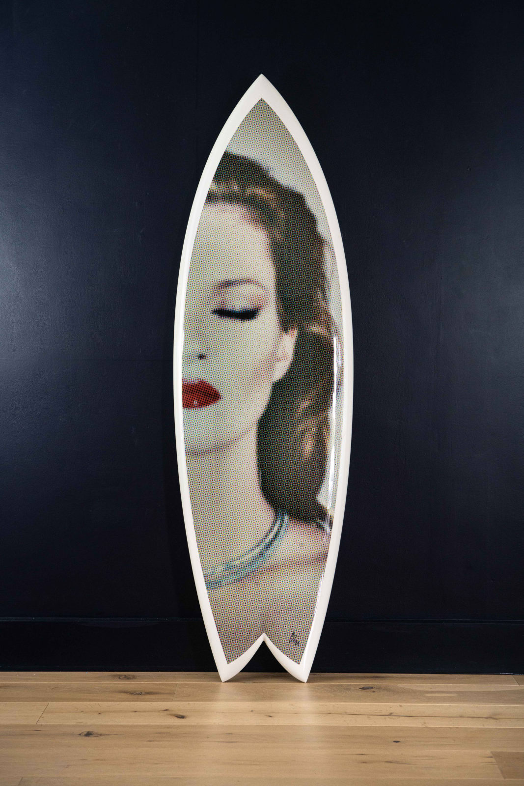 Chris Levine, She's Light (Dots)