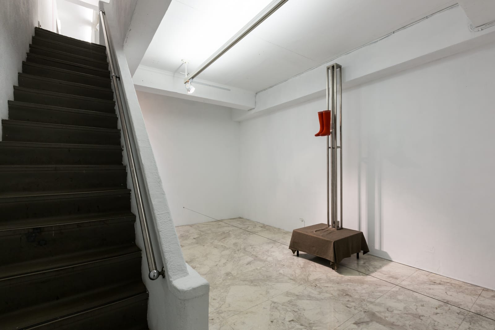溫柔的把我拉起來｜2017｜動力雕塑｜75 x 75 x 320 cm Pull Me Up Softly｜2017｜Kinetic sculpture｜75 x 75 x 320 cm