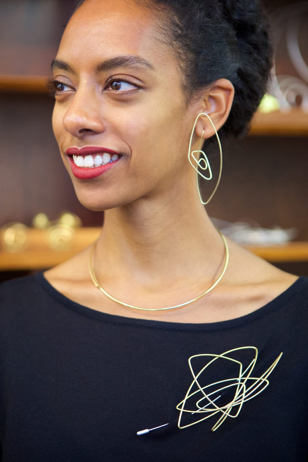 Fig. 5. Chaos modelled by fellow jeweller and SJH member Meron Wolde in Ute’s studio at Cockpit Bloomsbury. Photo by...