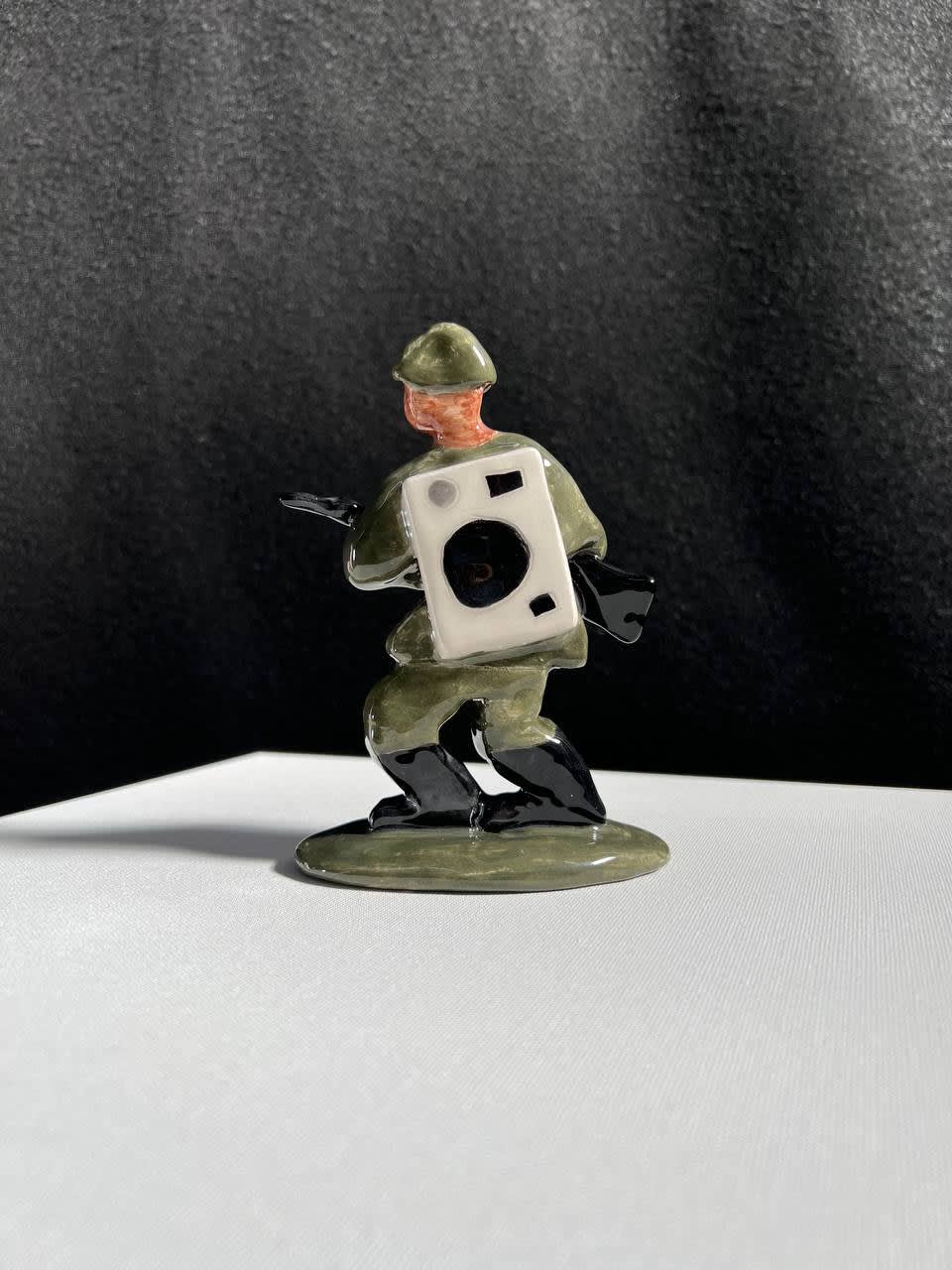 Kuril Chto, Ceramic soldier with washing machine 1, 2022