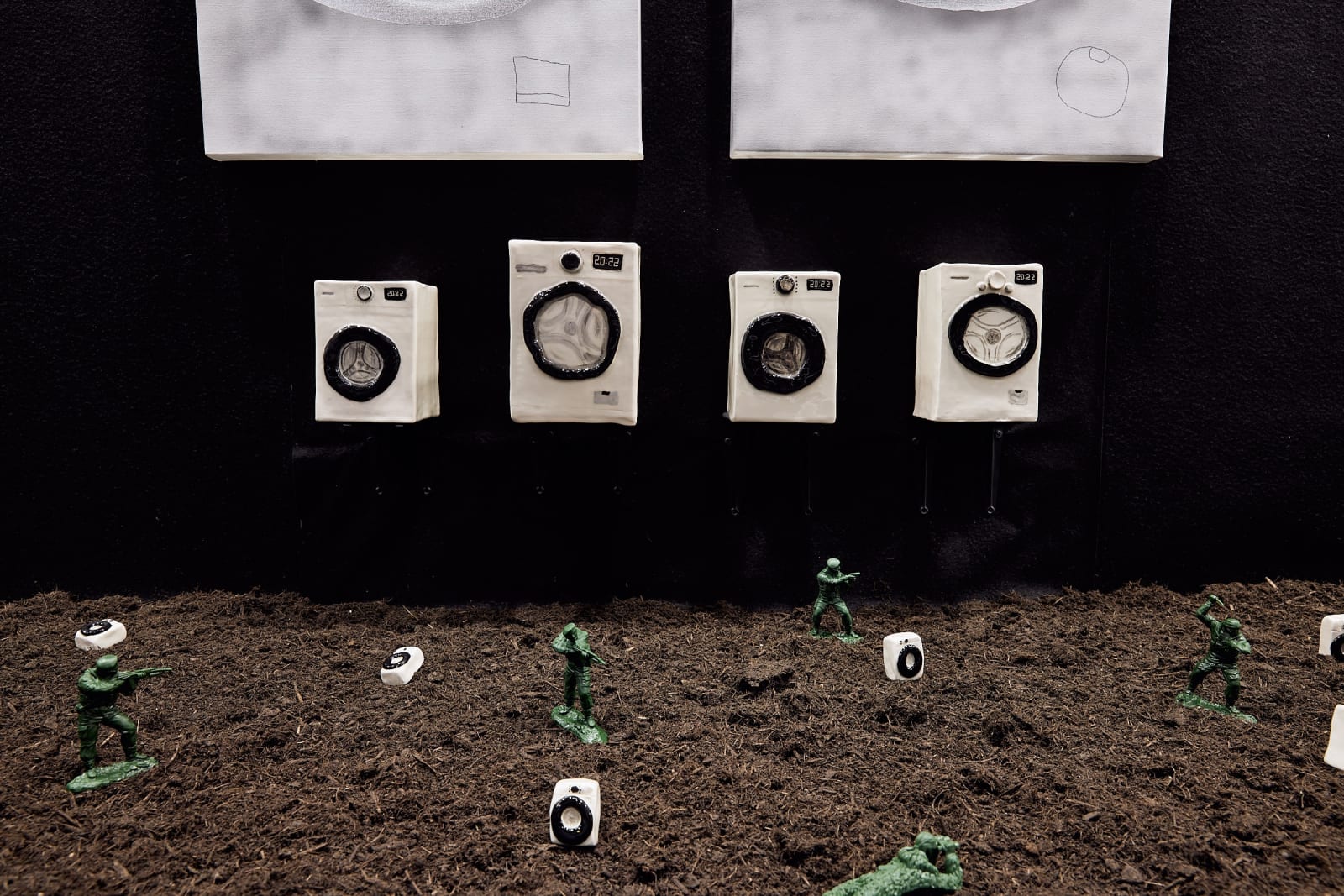 Kuril Chto, Washing machine / ceramics Small, 2022