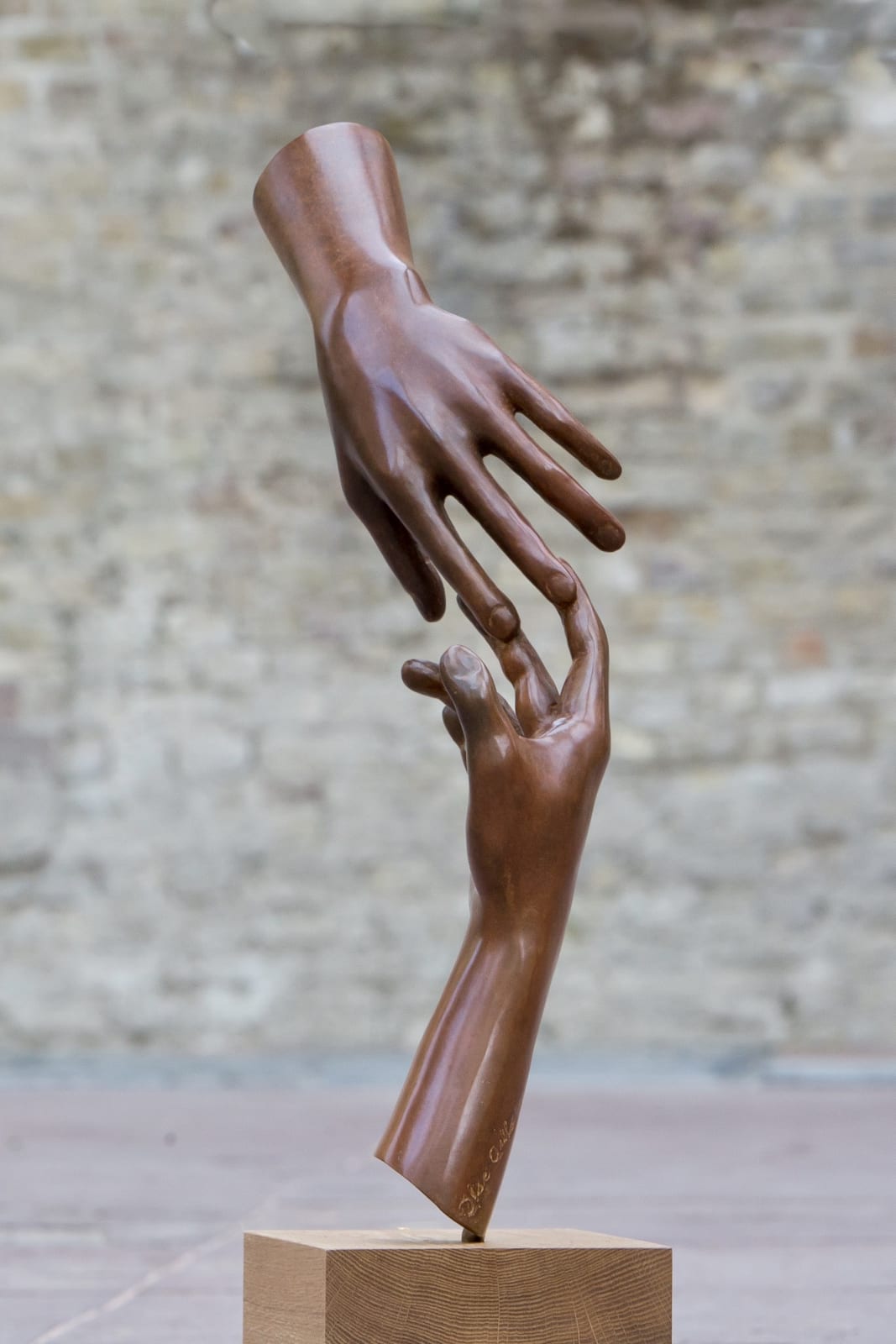 Ilse Oelbers, Touching