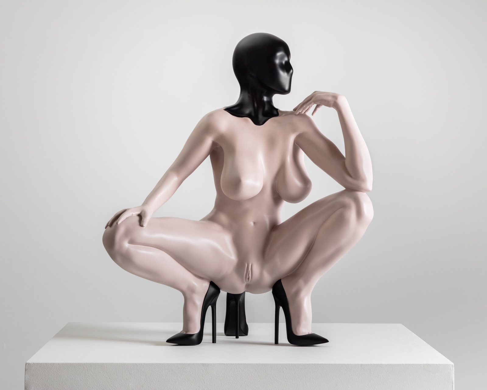 Monica Piloni, Succubus, O início, 2022