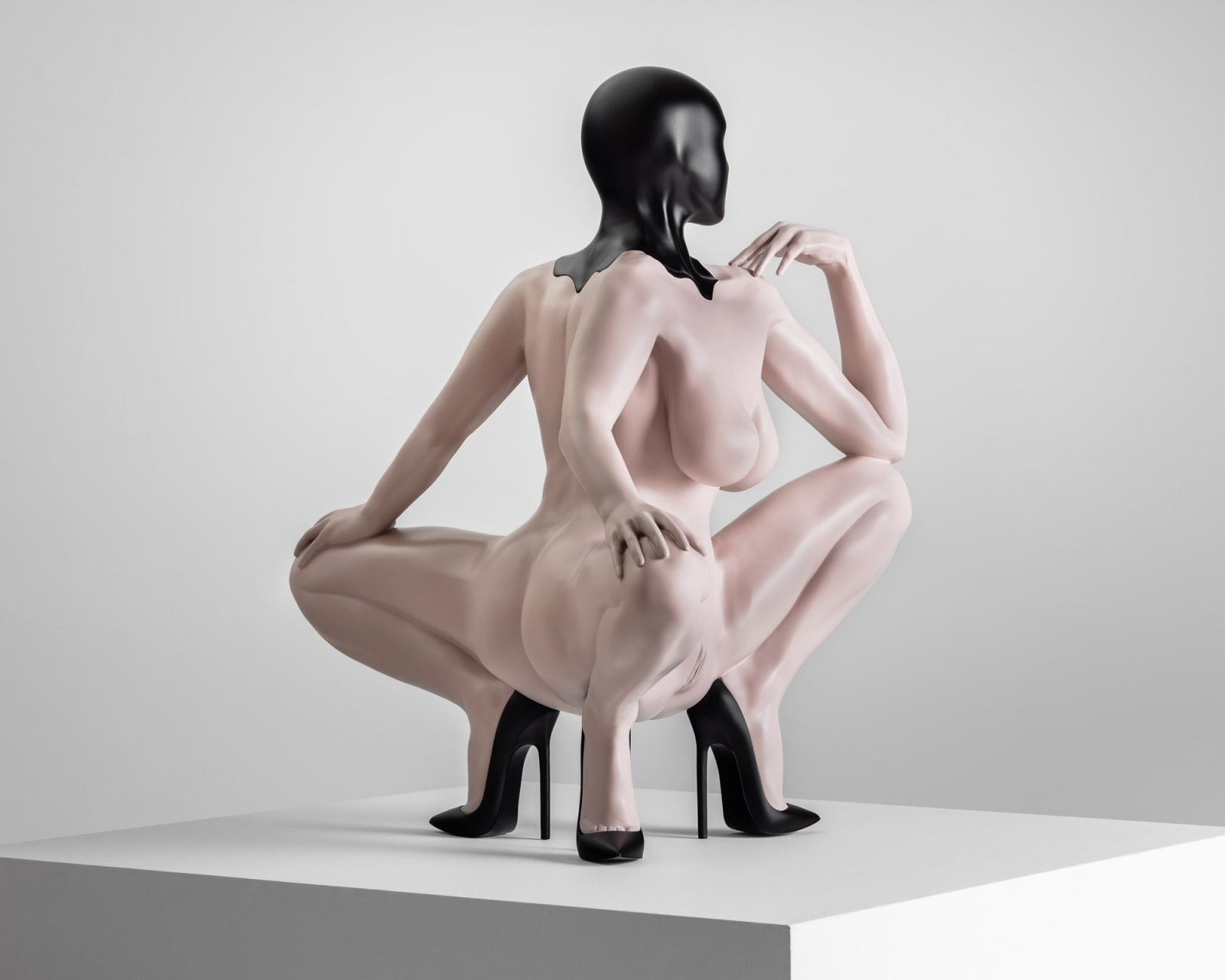 Monica Piloni, Succubus, O início, 2022