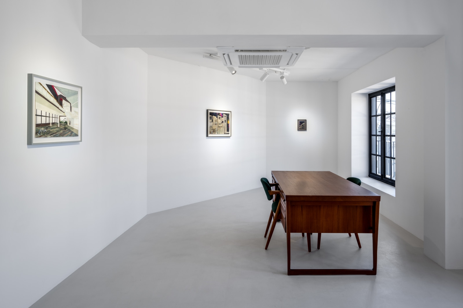 <div class="image_caption_container"><div class="image_caption"><p>Exhibition view: <strong>The Window. Isa Melsheimer</strong>, Esther Schipper, Seoul, 2023. Photo © Hyun Jun Lee </p></div></div>