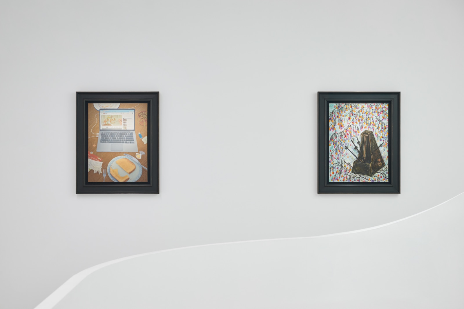 <div class="image_caption_container"><div class="image_caption"></div></div>