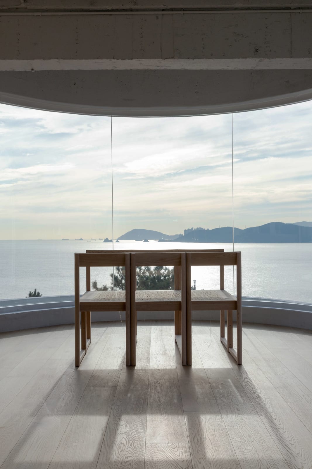 Soojin Kang, Untitled (Chairs), 2019