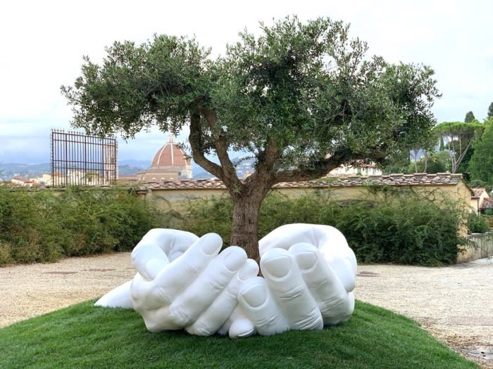 GIVE by Lorenzo Quinn is unveiled at The Uffizi Gardens, Florence