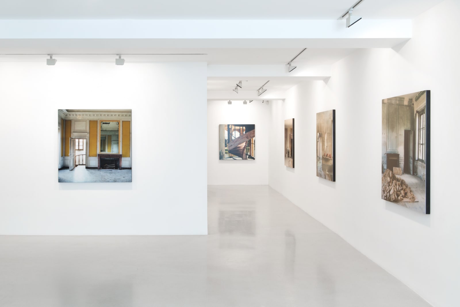 Claire Adelfang: Le Hameau de la Reine, Galerie Thaddaeus Ropac Paris Marais, 2015