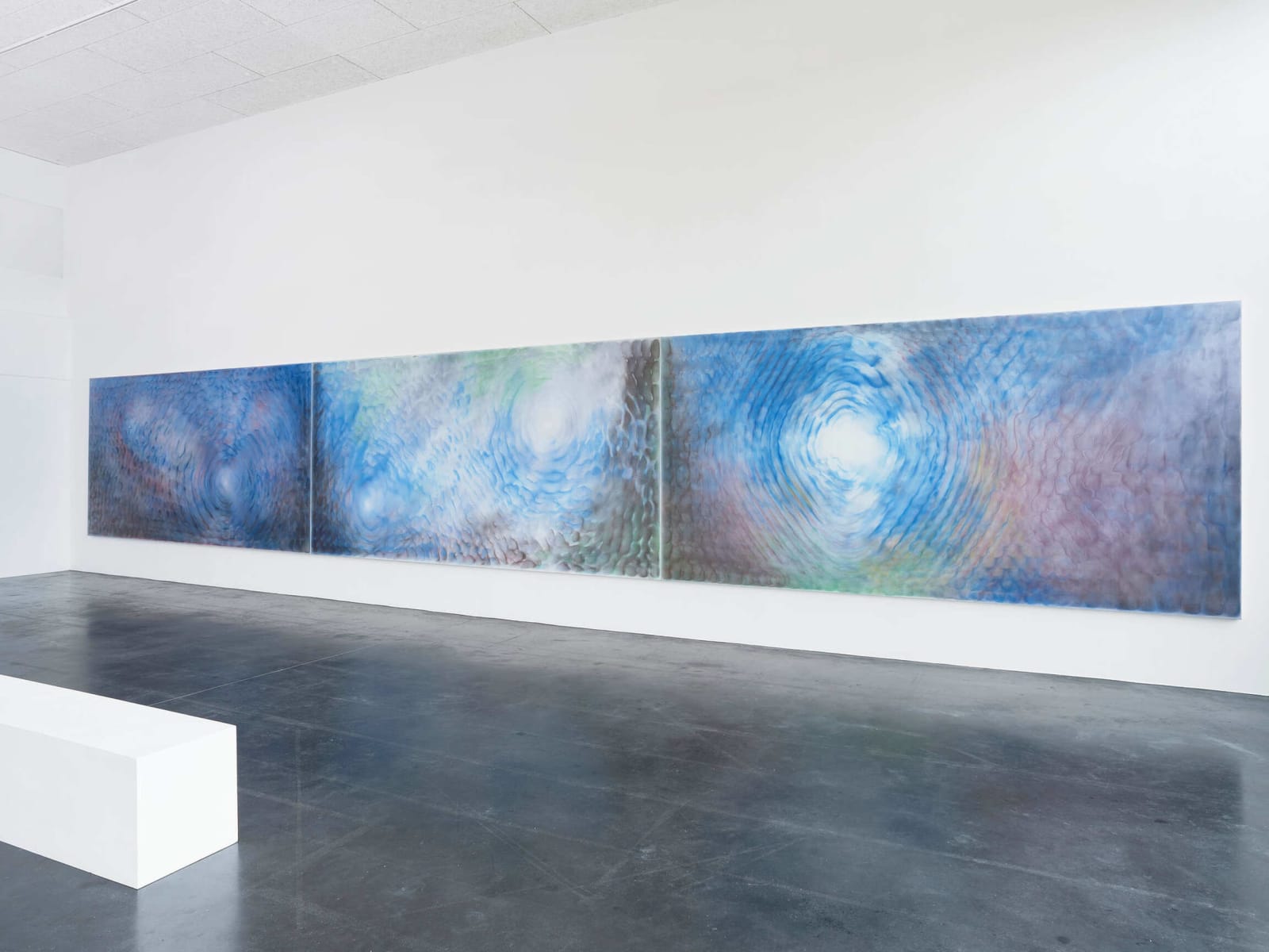 <a href="/content/feature/6505/detail/image50300/" class="pageload-link-type-popup-enabled-content"><div class="uhLI1R" data-testid="gallery-item-title">Oliver Beer, <em>Resonance Paintings - Nymphéas</em>, Le Hangar 107 / Normandie Impressionniste, 2024. © Juan Cruz Ibañez</div></a>