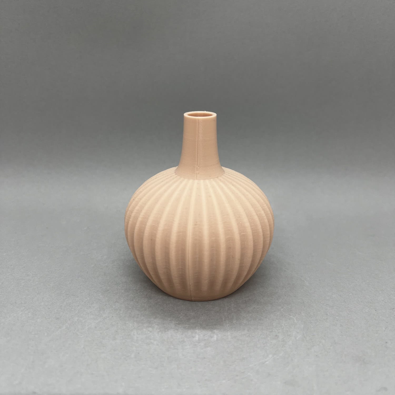 Keeley Traae, Medium Vase - Marshmallow