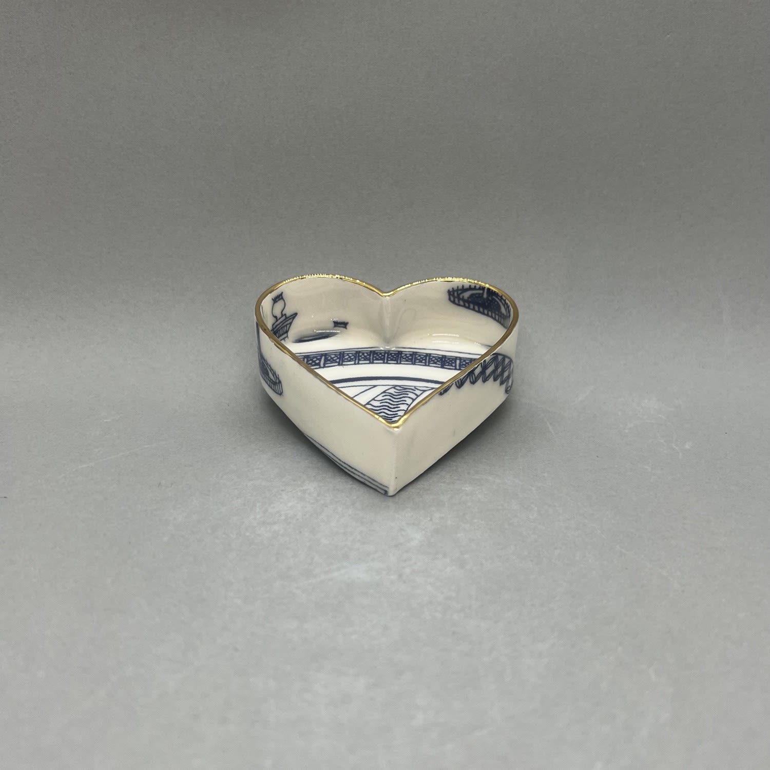Janine Roper , Sydney Gardens - Heart Tray