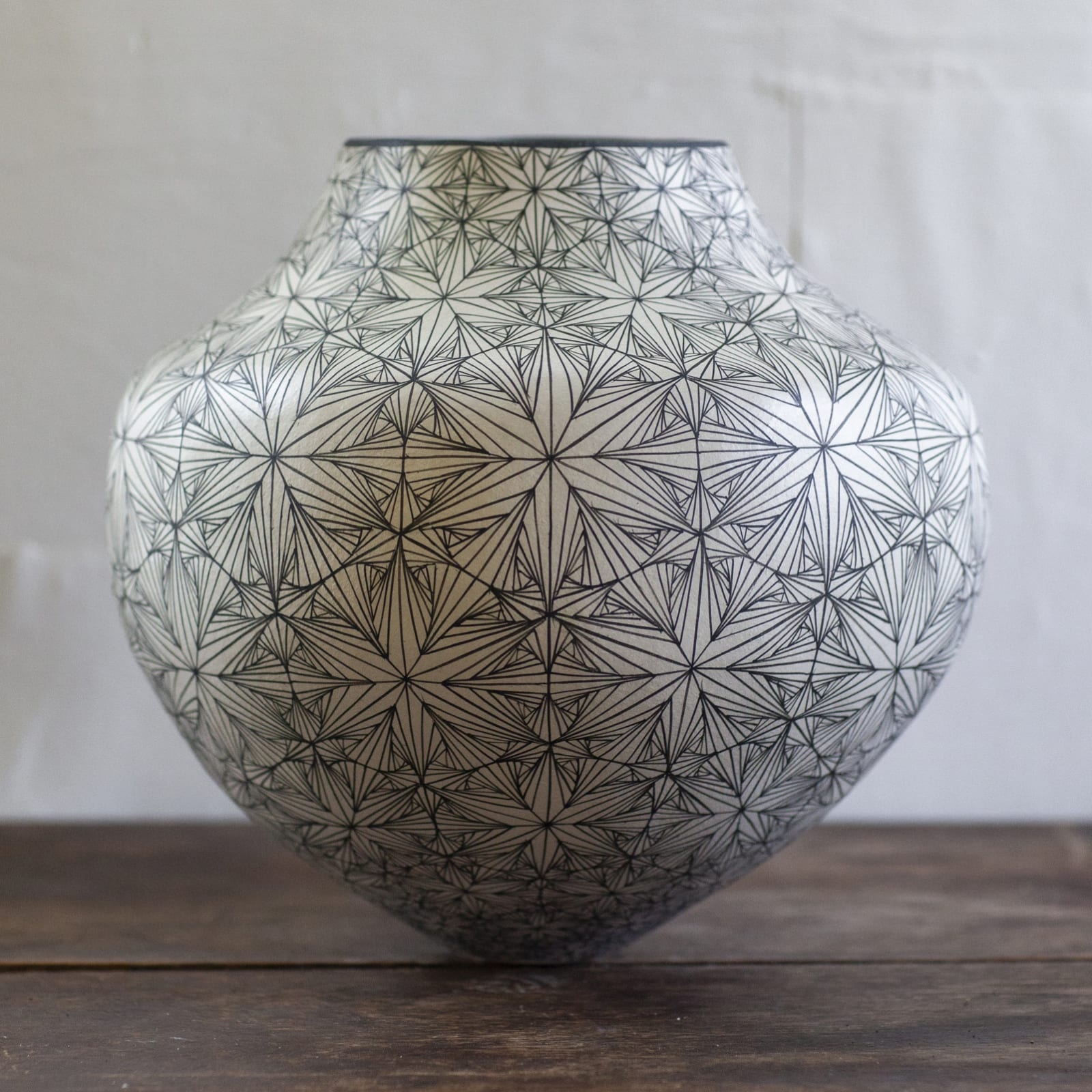 Ant & Di Edmonds - Tydd Pottery, Medium Star Fruit Vessel, 2024