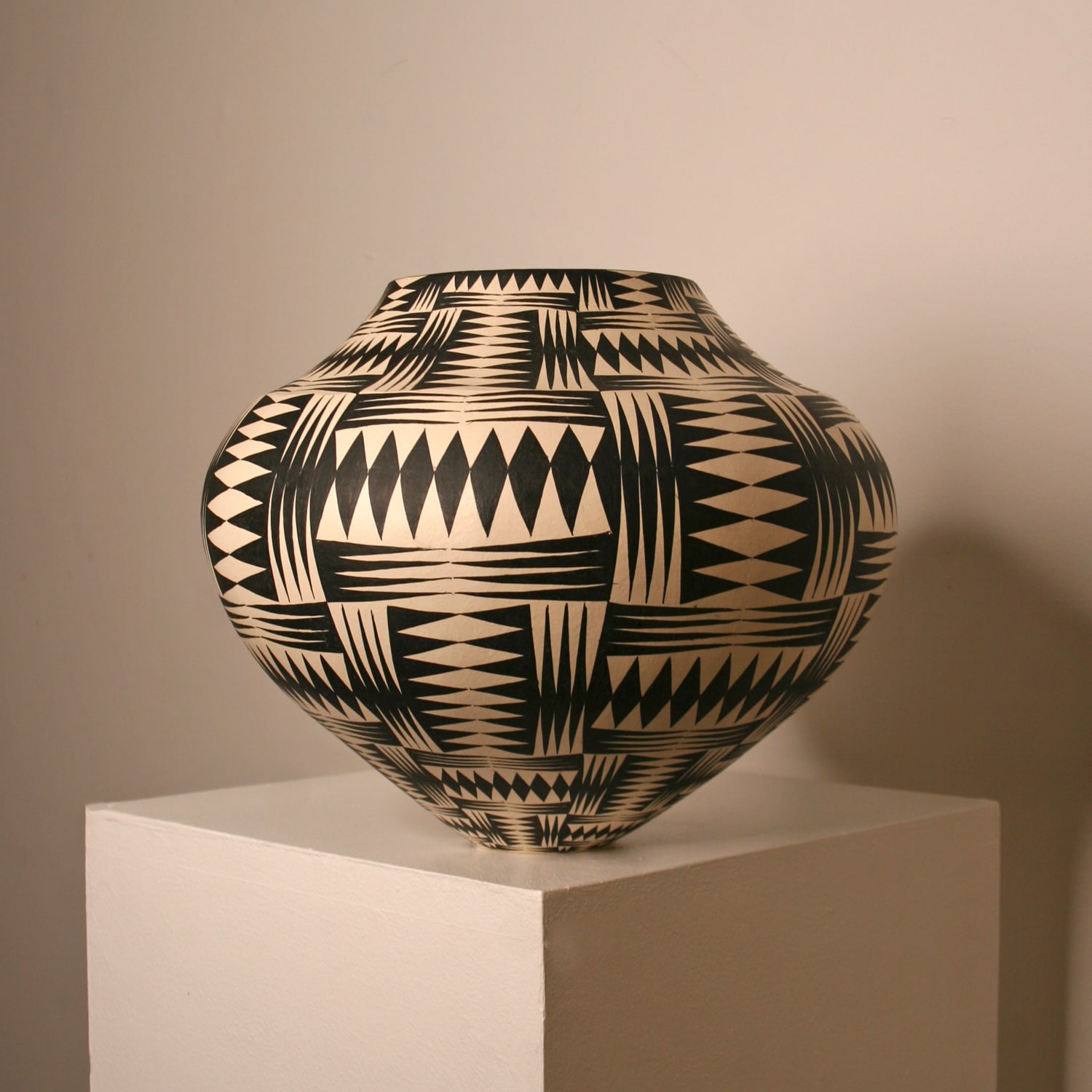 Ant & Di Edmonds - Tydd Pottery, Medium Striped Diamonds Vessel, 2025