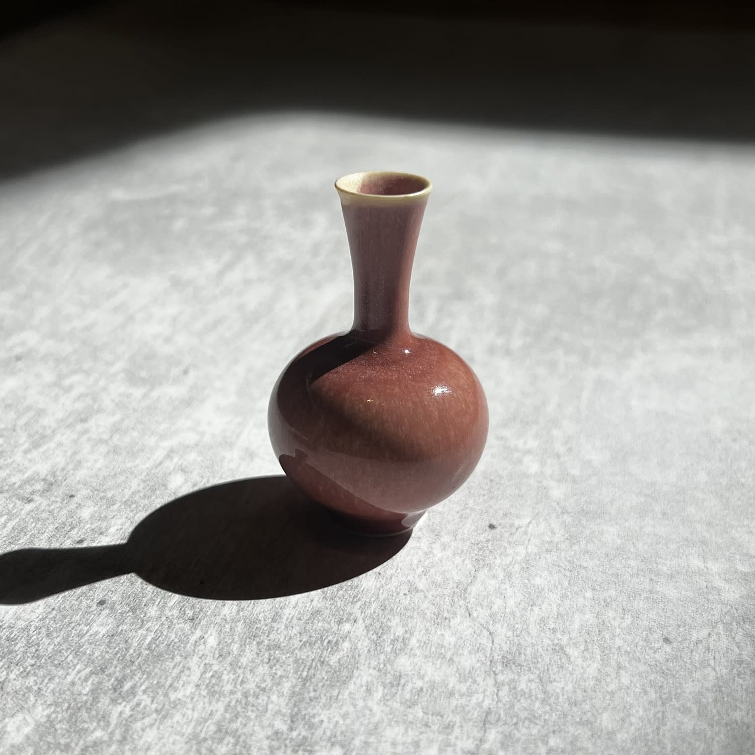 Yuta Segawa, Miniature Vase - Medium Deep Magenta