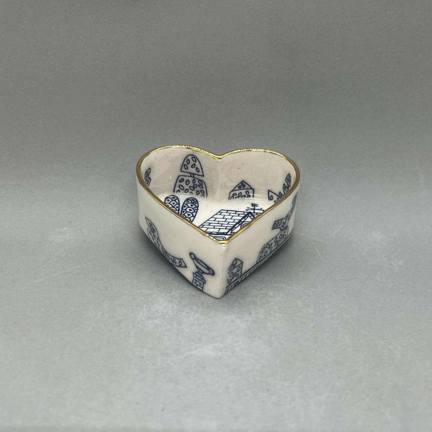 Janine Roper , Rodmarton Manor - Heart Tray