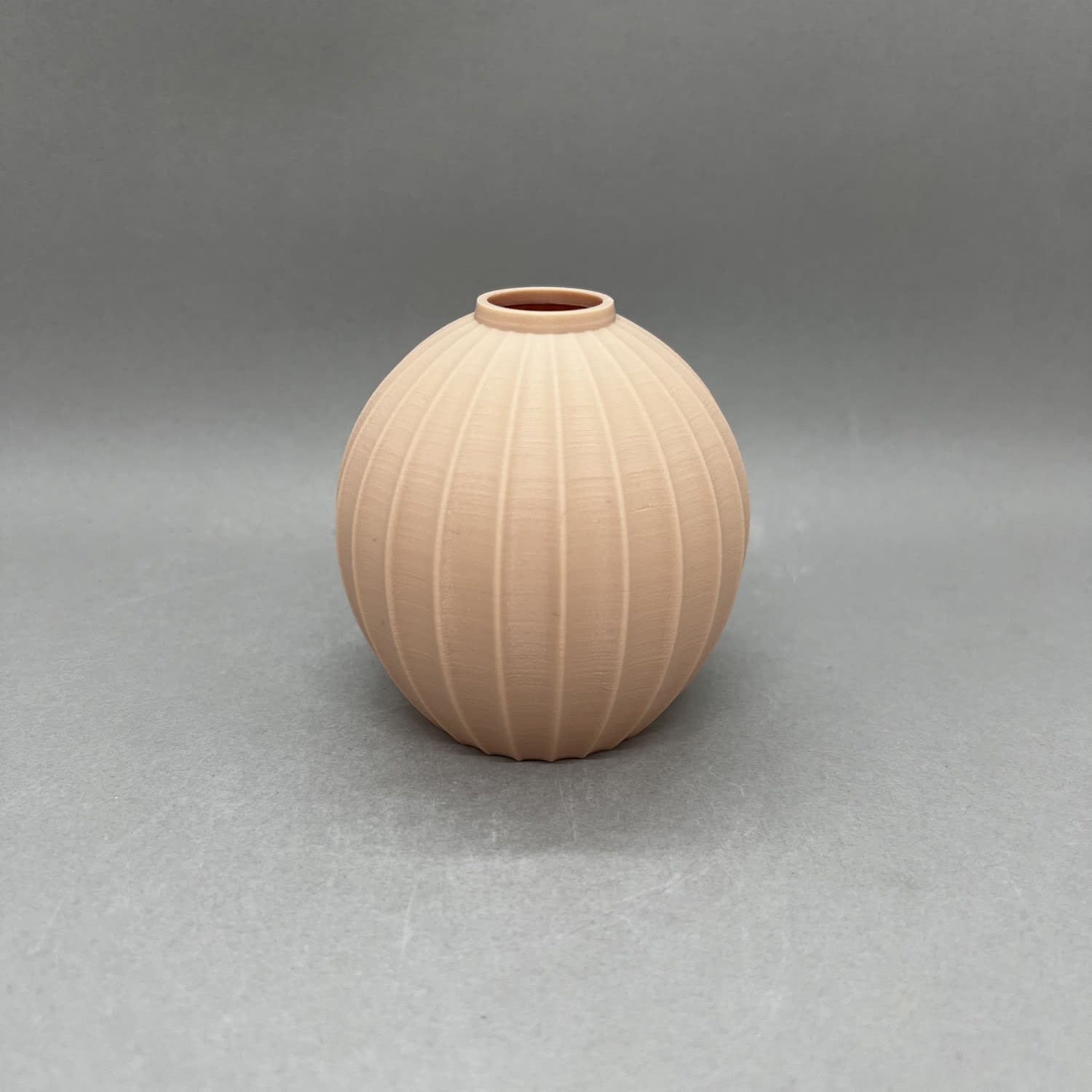 Keeley Traae, Medium Vase - Marshmallow