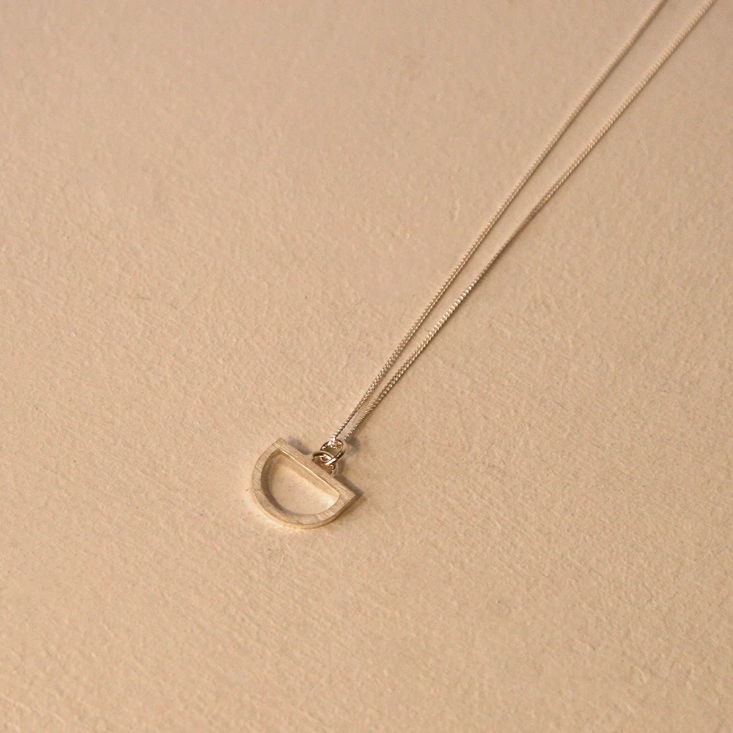 Claire Lowe, Small Arc Pendant Necklace - Silver