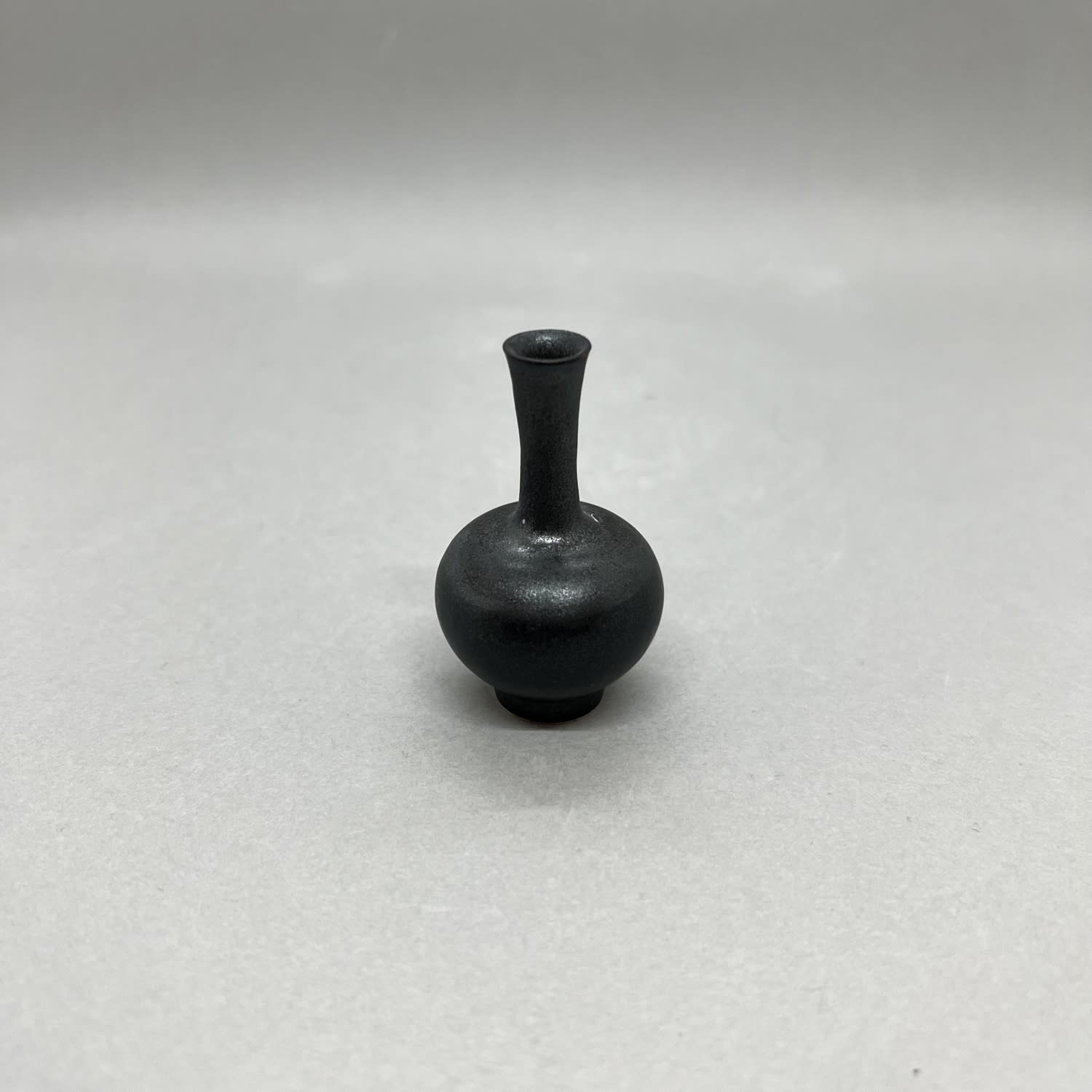Yuta Segawa, Miniature Vase - Medium Glistening Black