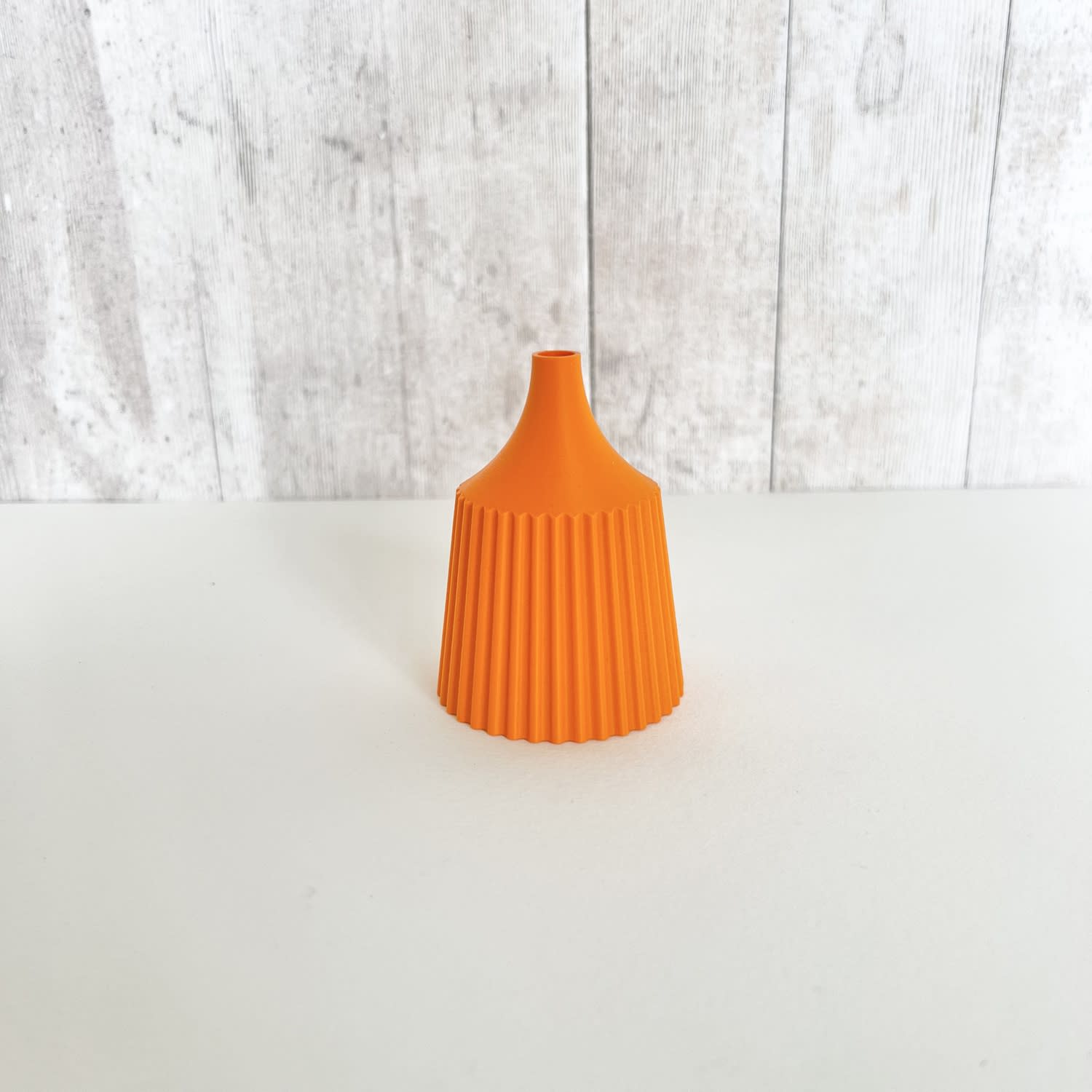 Keeley Traae, Small Vase - Tangerine