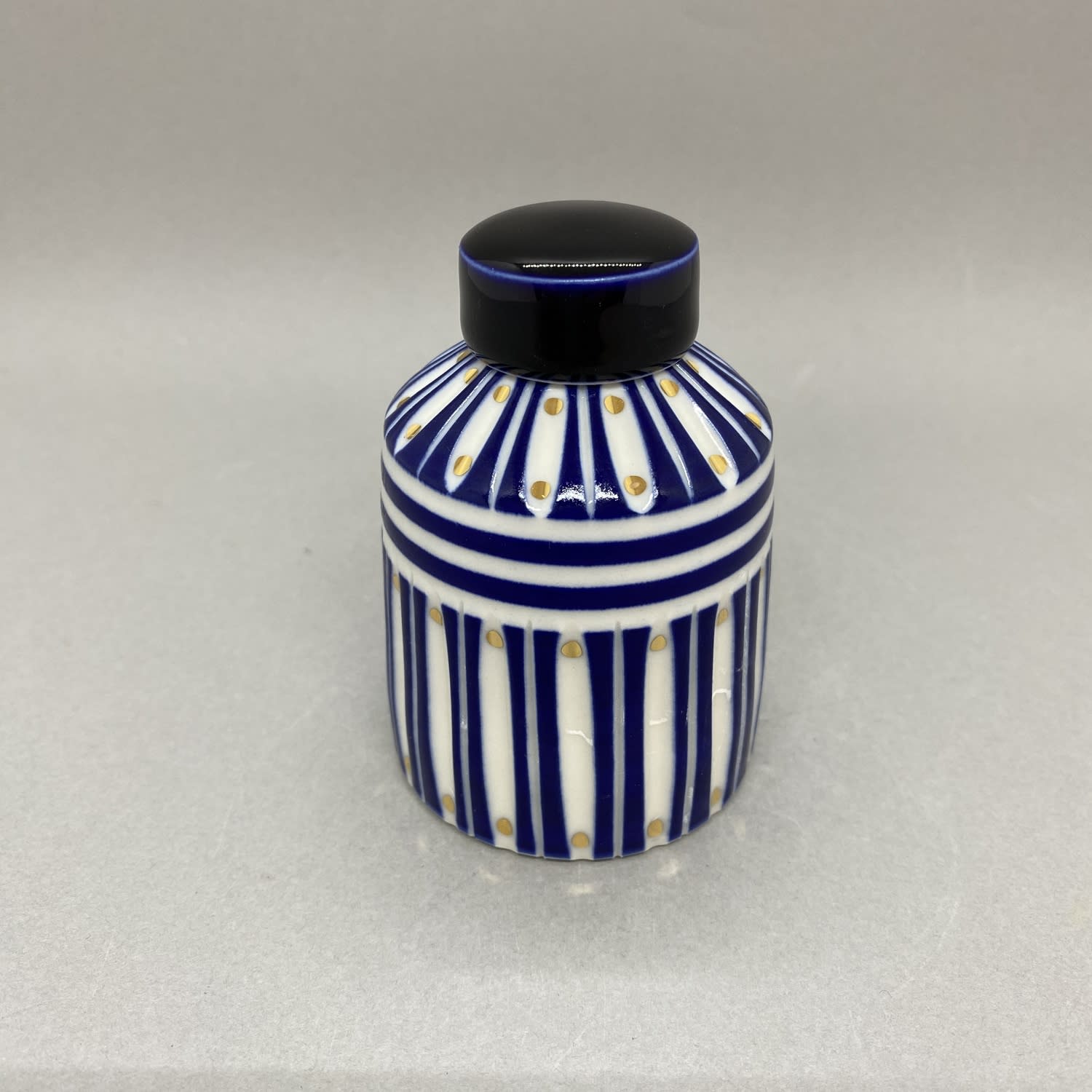 Rhian Malin, Small Carved Ginger Jar with Gold