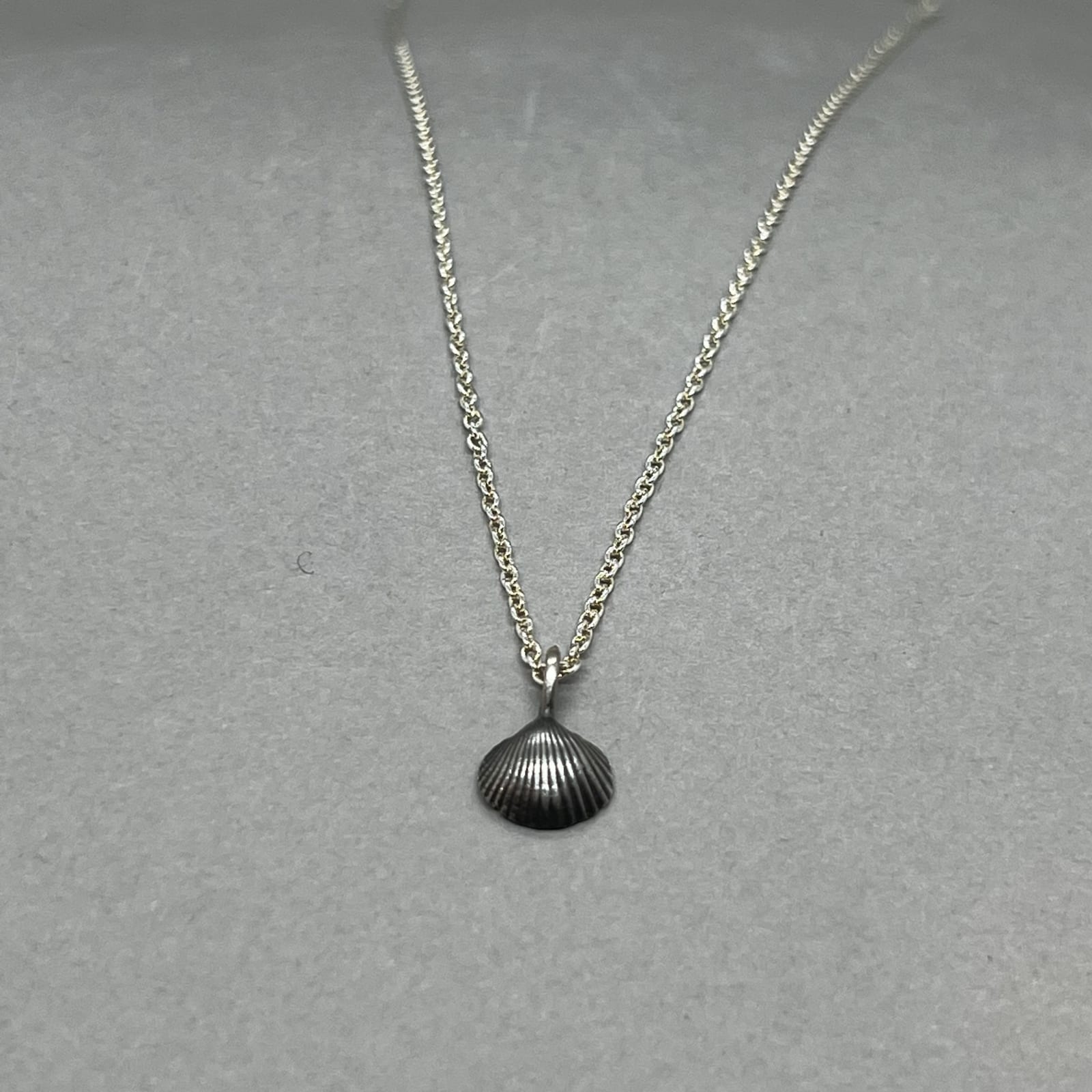 Lucy Jade Sylvester, Small Cockle Pendant