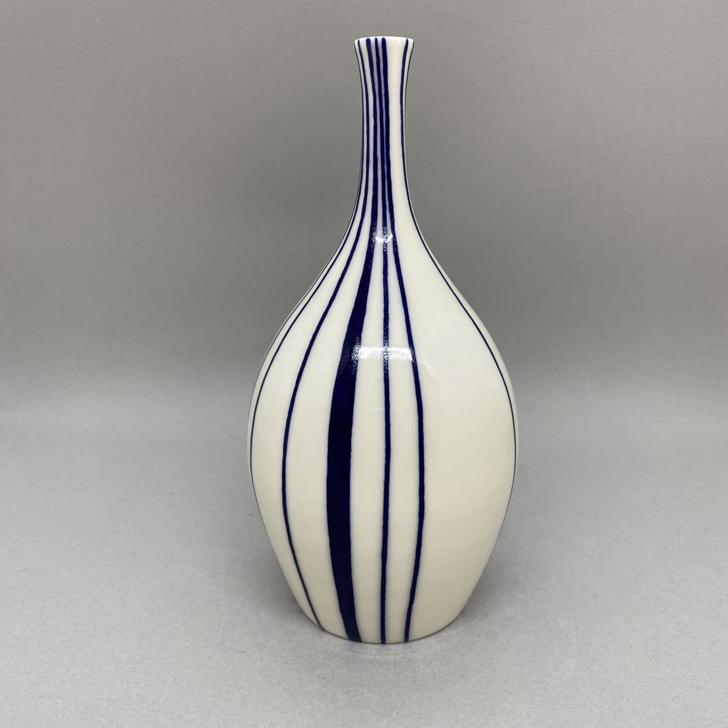 Rhian Malin, Medium Ribbon Bottle