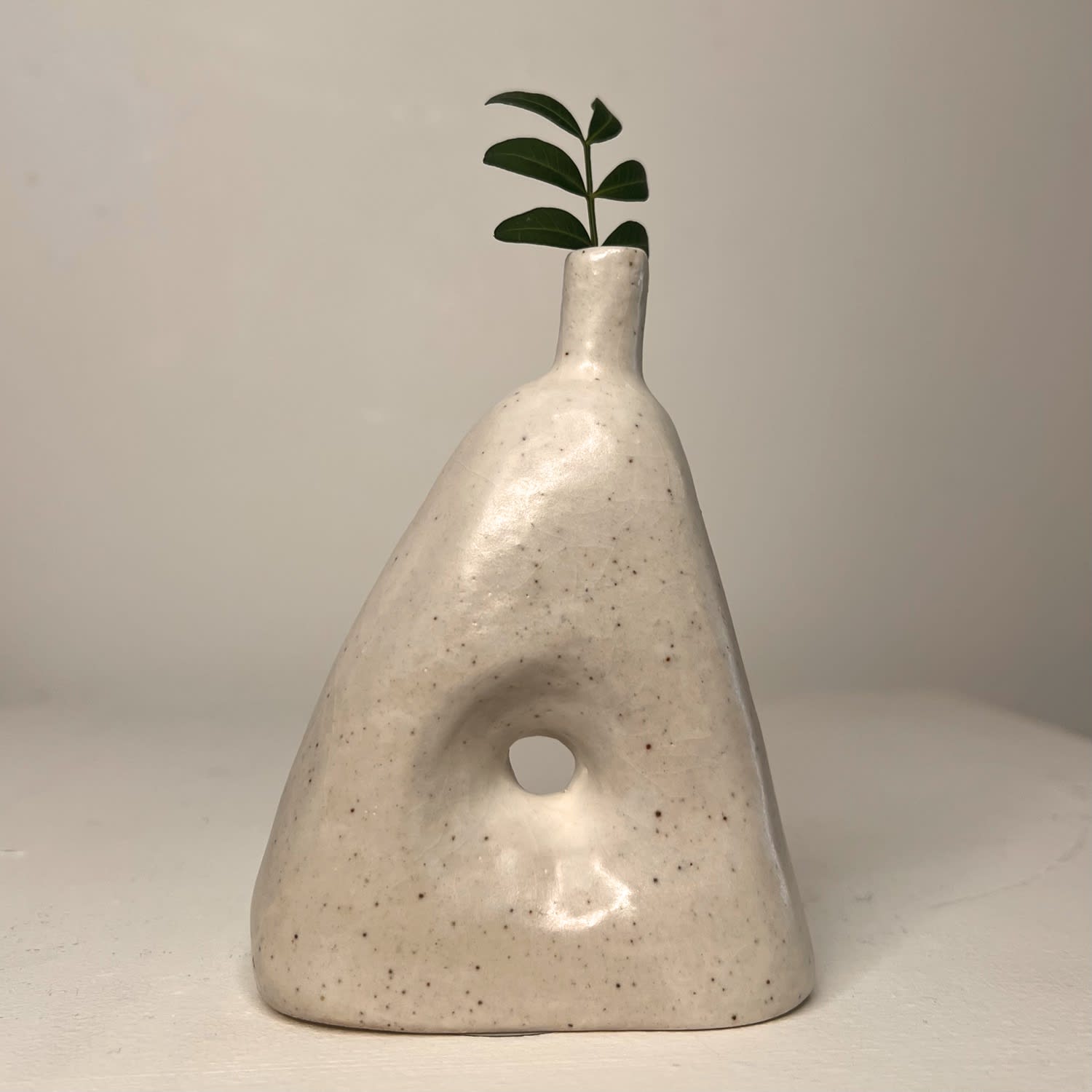Jode Pankhurst, Small Bulb Vase - Speckled White, 2025