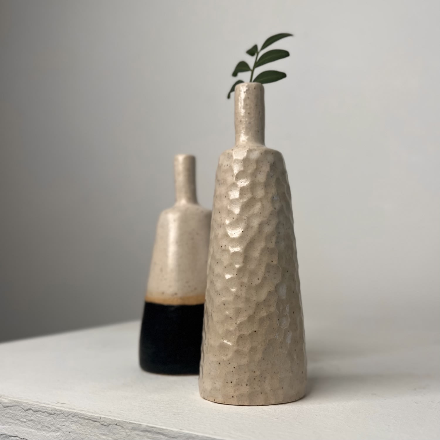 Jode Pankhurst, Small Dimple Vase - Tall Speckled White, 2025