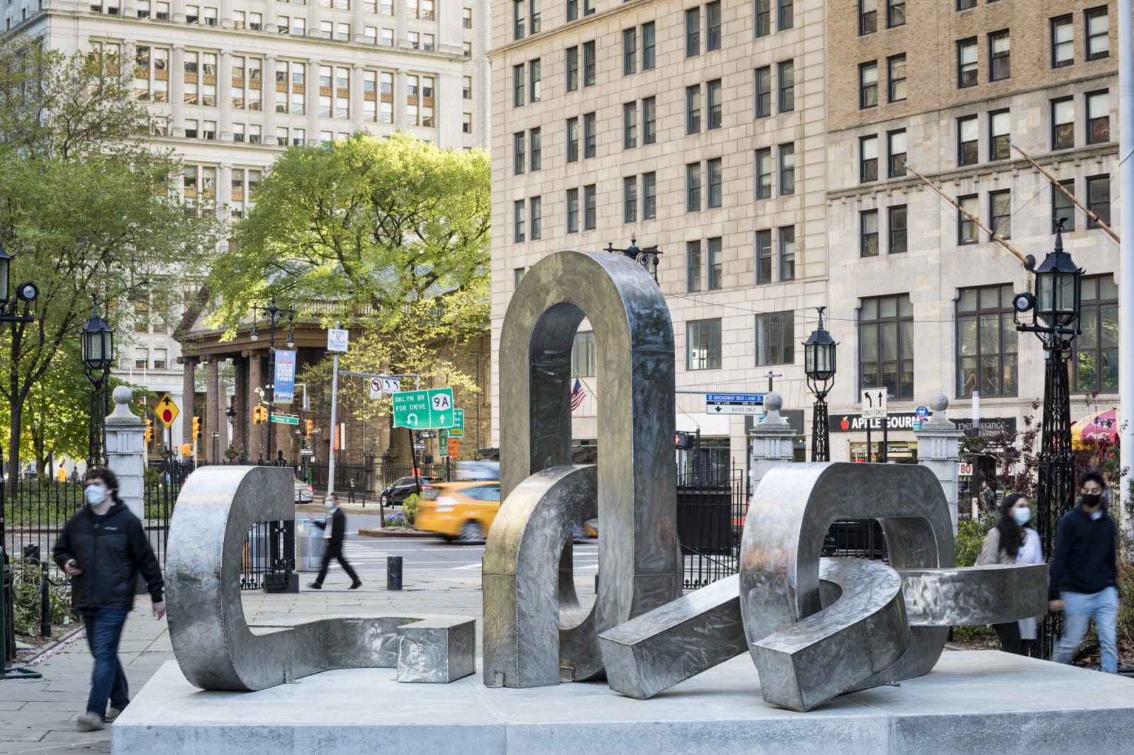 <div class="additional_caption">'Song of the Broken Chains', 2020. Stainless steel. Overall: 243.8 x 548.6 x 365.8cm (96 x 216 x 144 1/8in)</div>