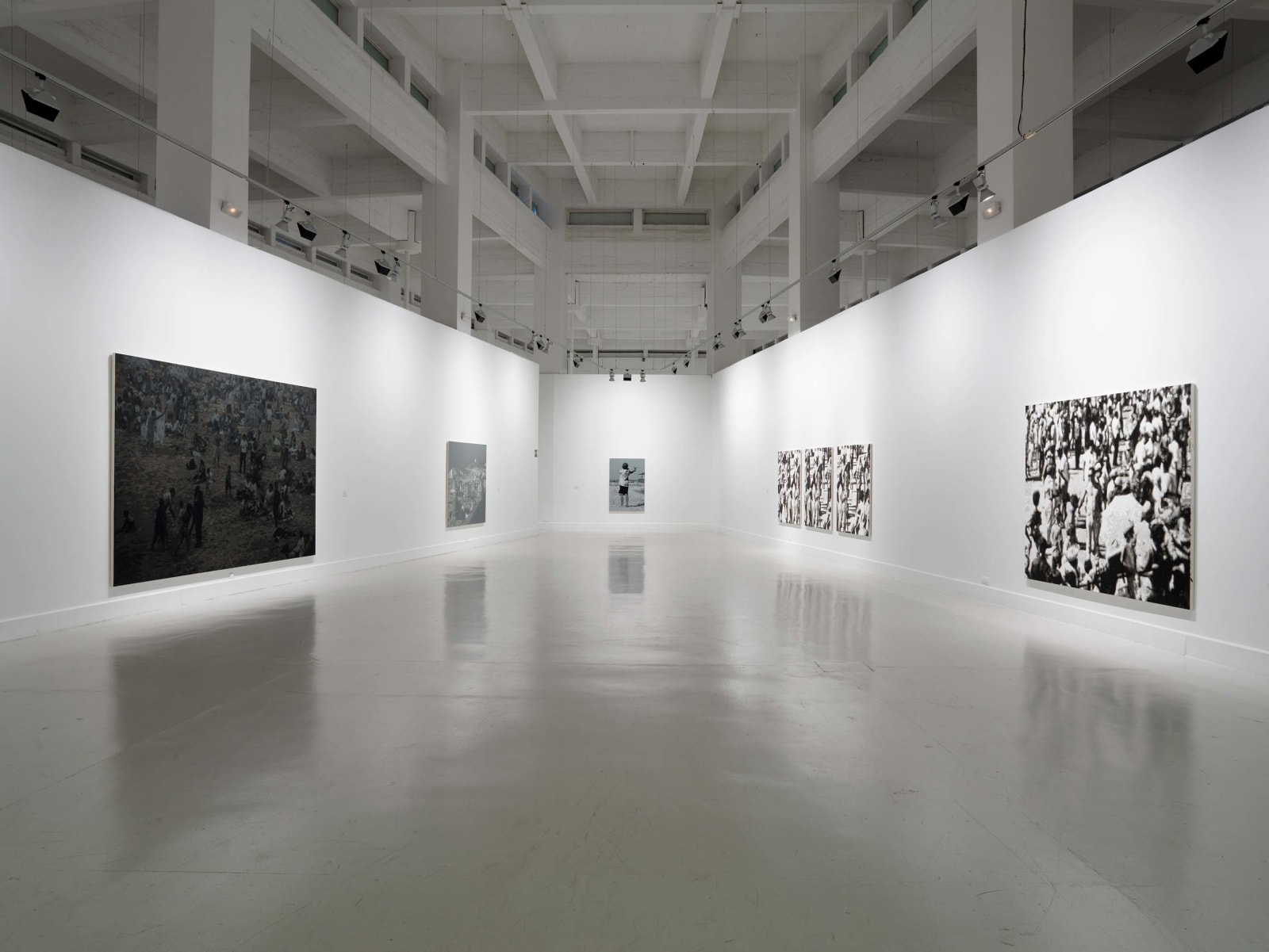 <p>Installation view: Wayne Gonzales, CAC Malága, Malága (2011).</p>