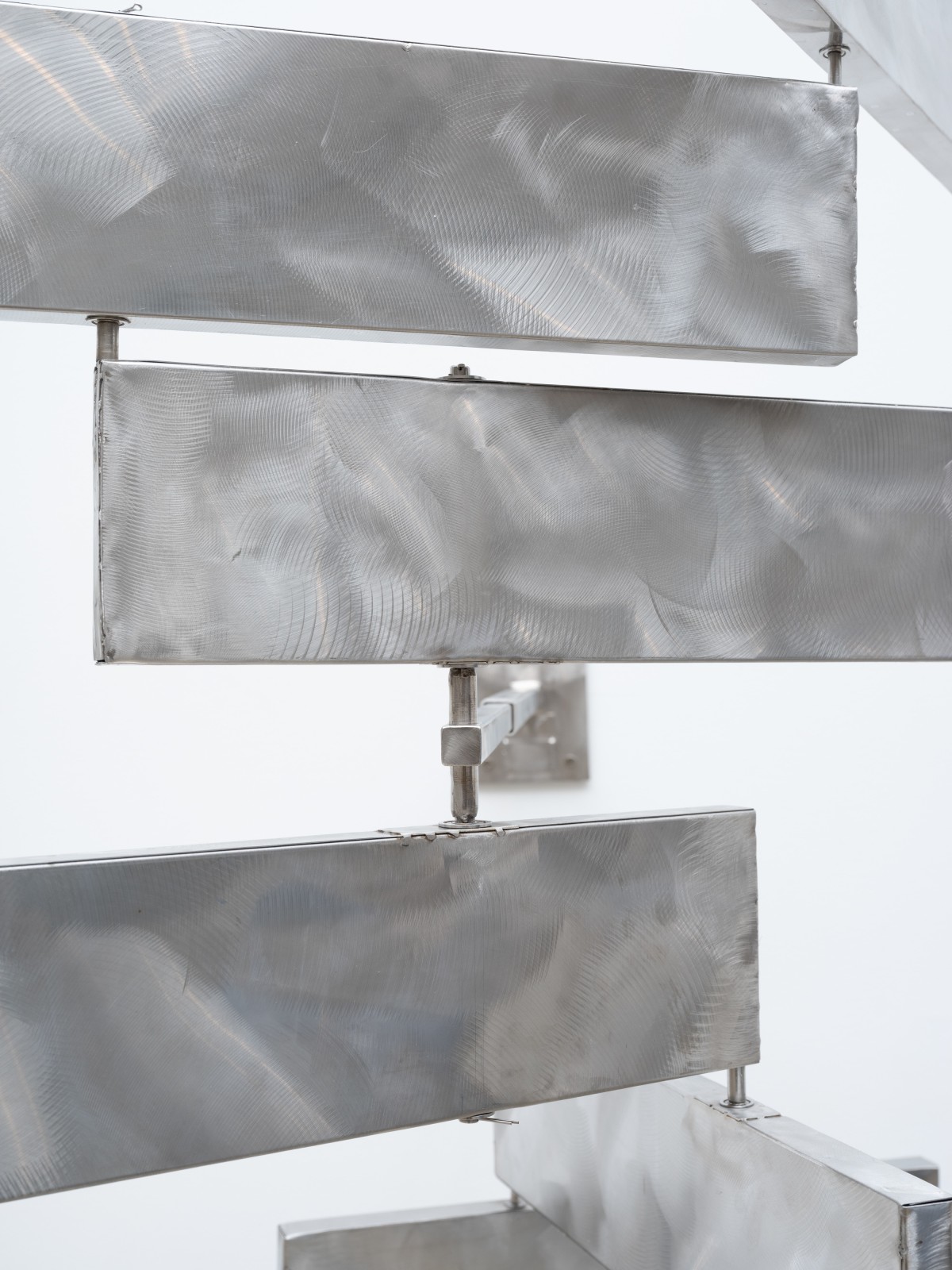 George Rickey, Six Rectangles Horizontal Jointed - Wall, 1991