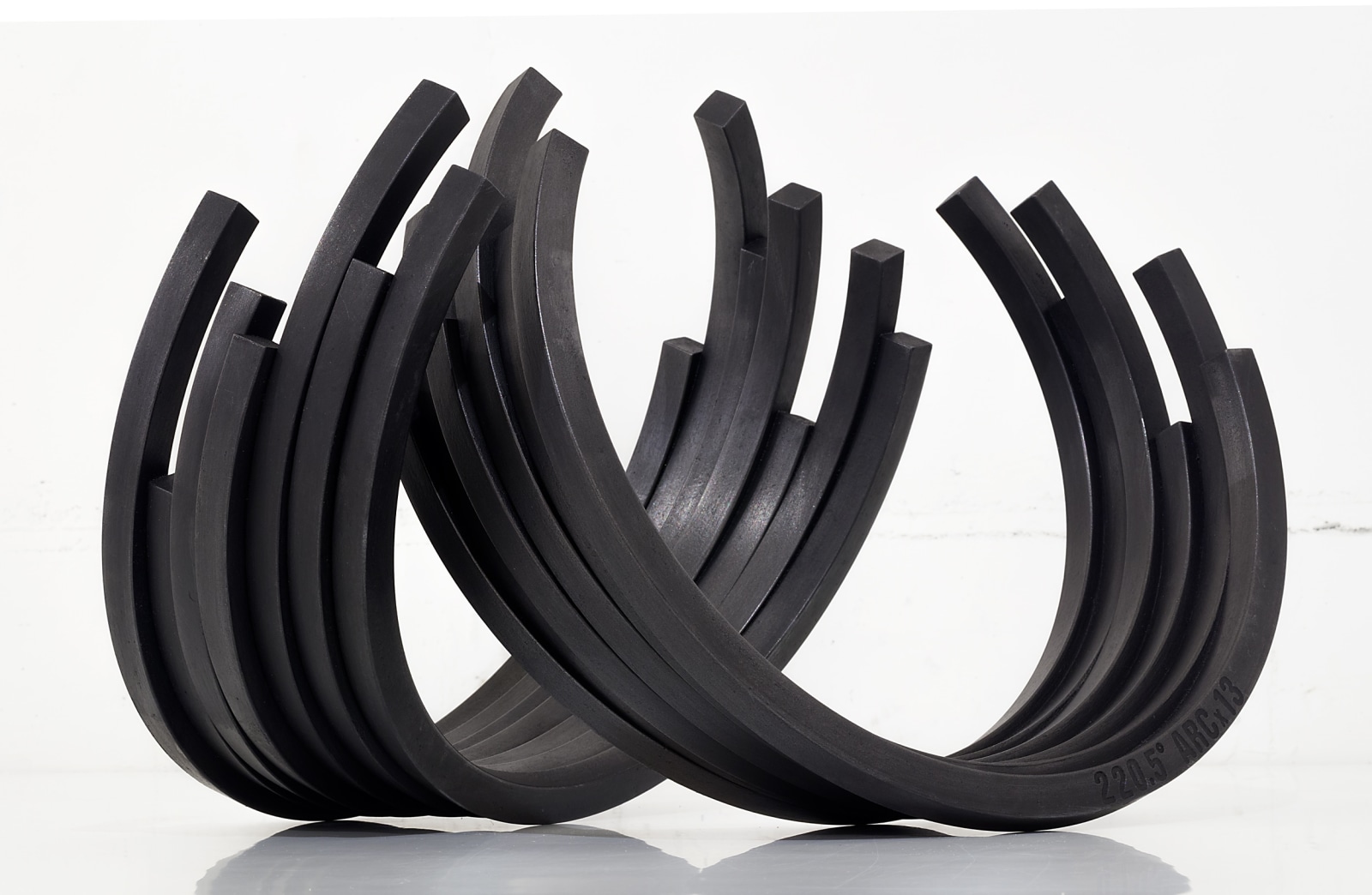 Bernar Venet, 220.5° Arc x 13, 2010
