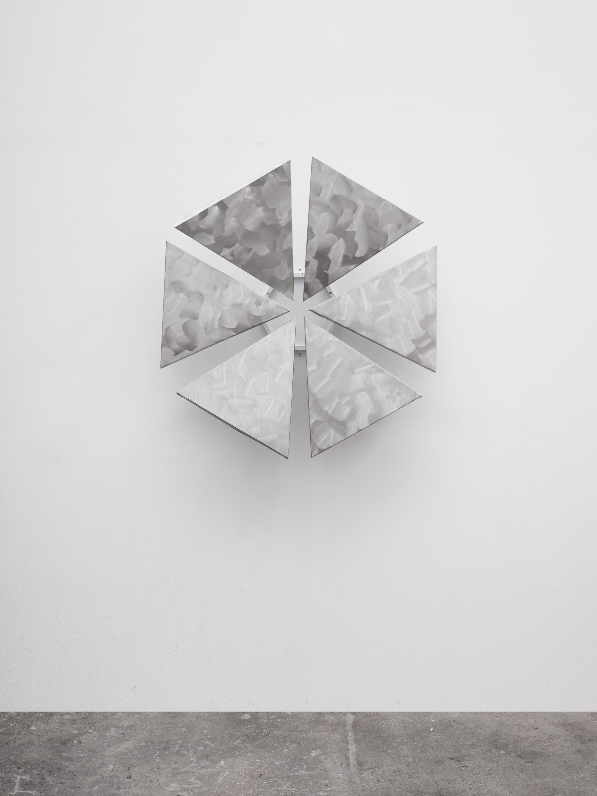 George Rickey, Six Triangles Hexagon Wall, 1978