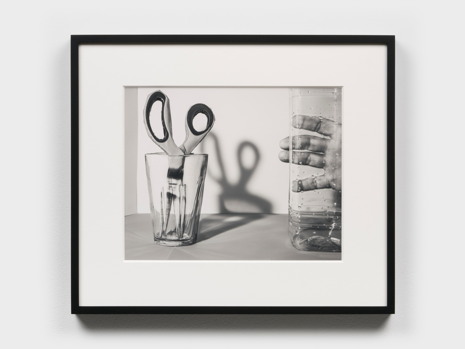 Daniel Gordon, Light Study (Scissors and Hand), 2024