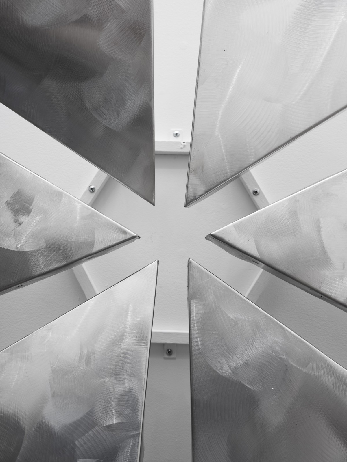 George Rickey, Six Triangles Hexagon Wall, 1978