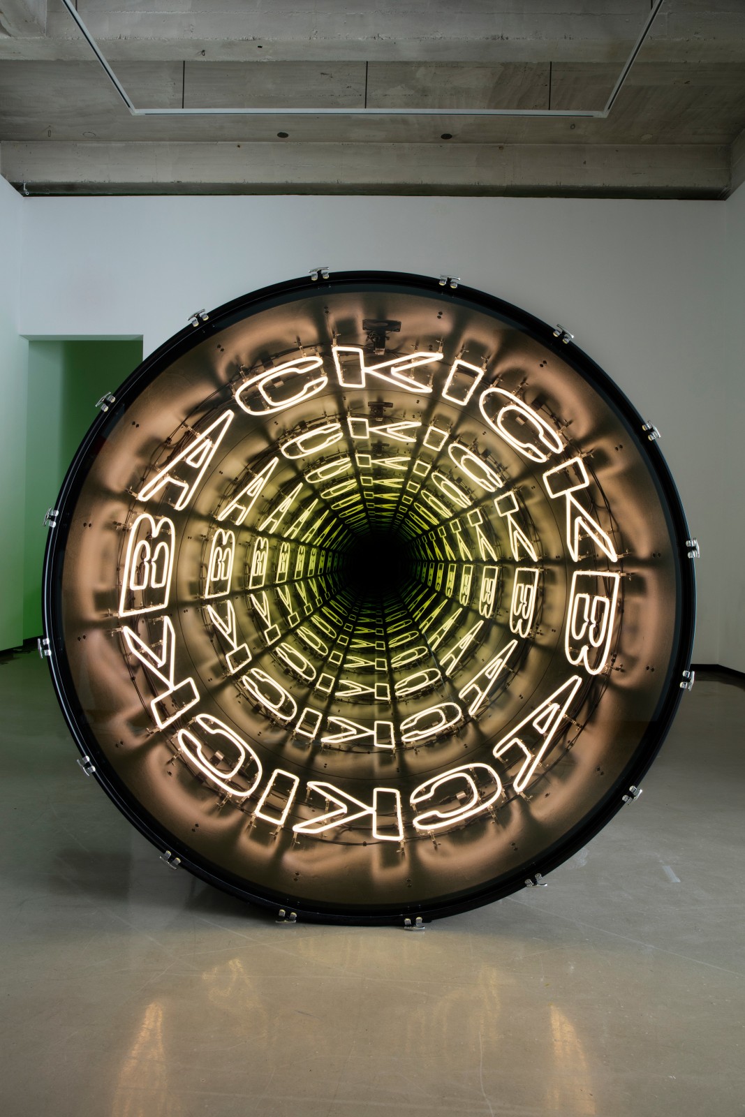 Ivan Navarro, KICKBACKICKBACKICKBACK, 2016