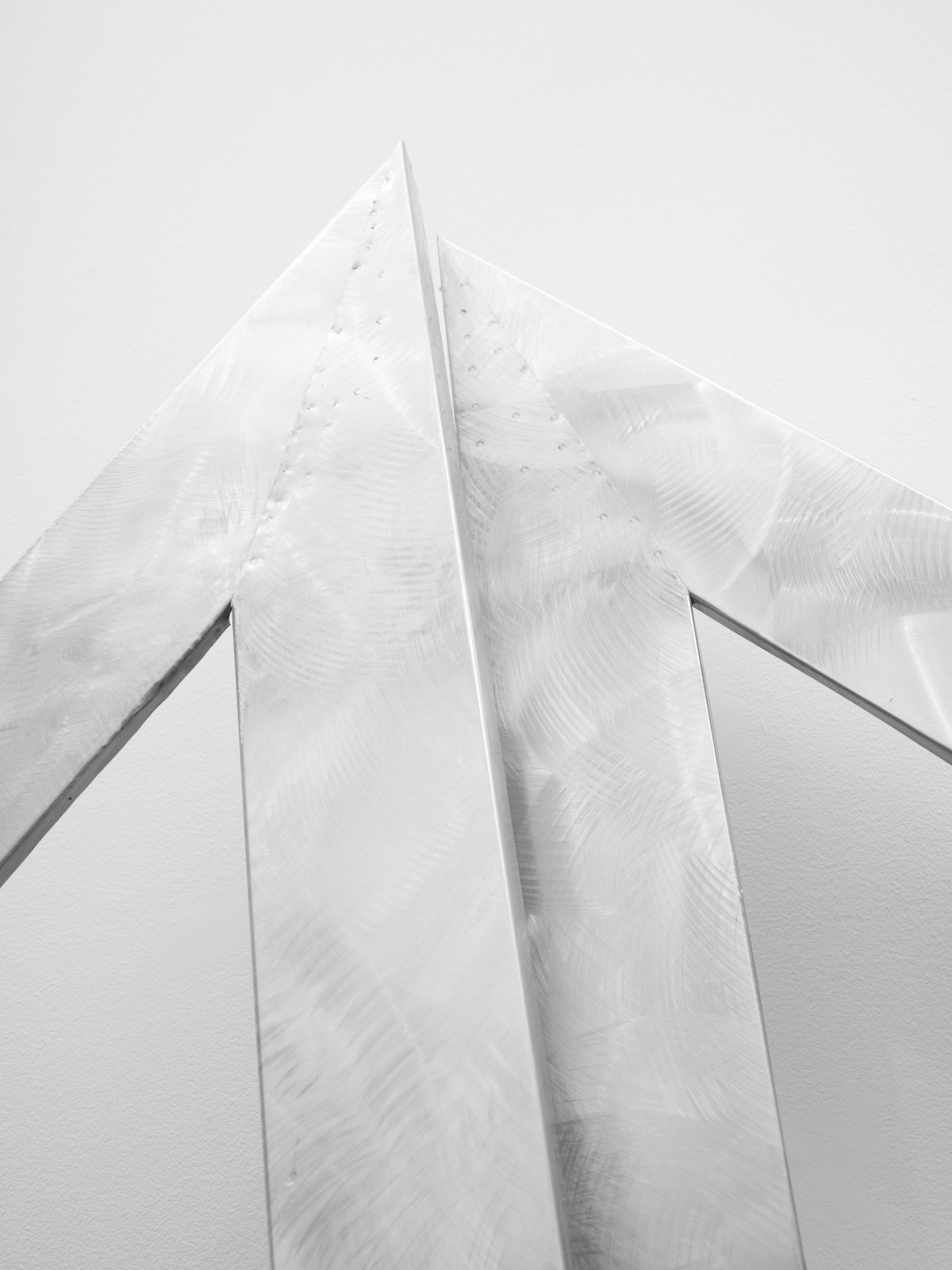 George Rickey, Unstable Squares Diagonal Wall, 1981