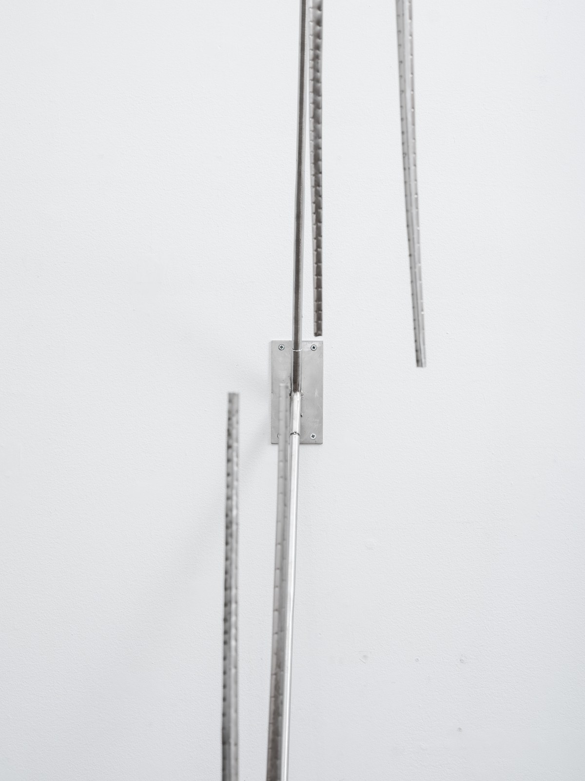 George Rickey, Column of Four Lines with Gimbals II (Wall), 1979