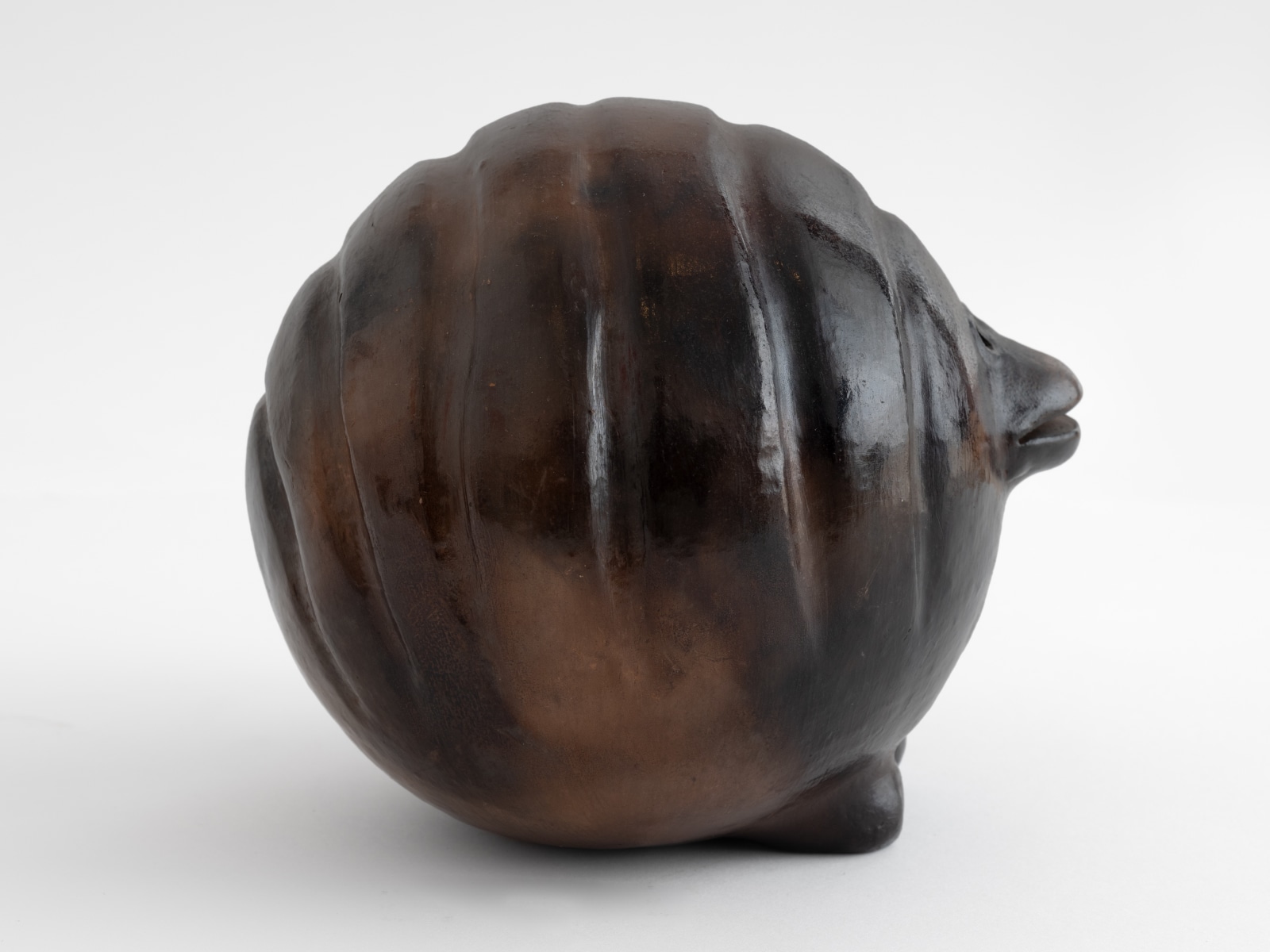 Julia Isidrez, Pelota con relieve, 2023