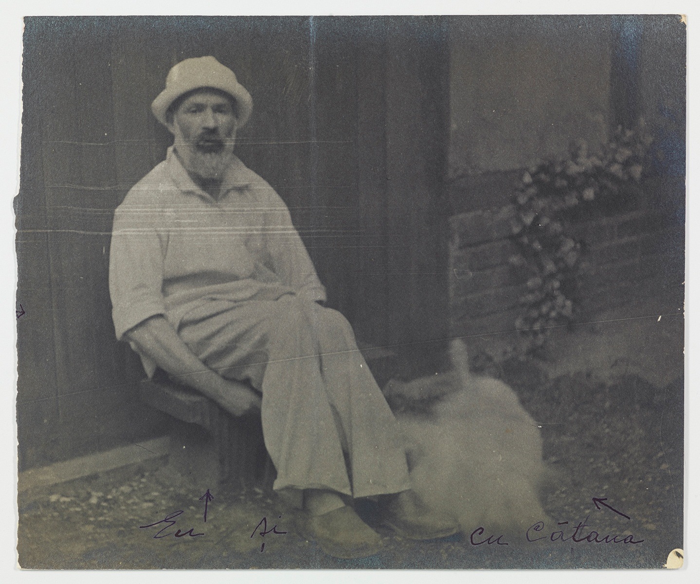 Constantin Brancusi, Autoportrait avec chien (Self-Portrait with Dog), c. 1925