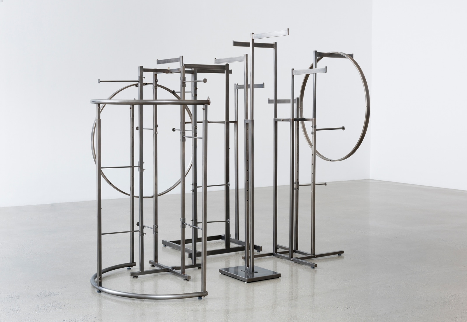 Josephine Meckseper, Empire, 2015