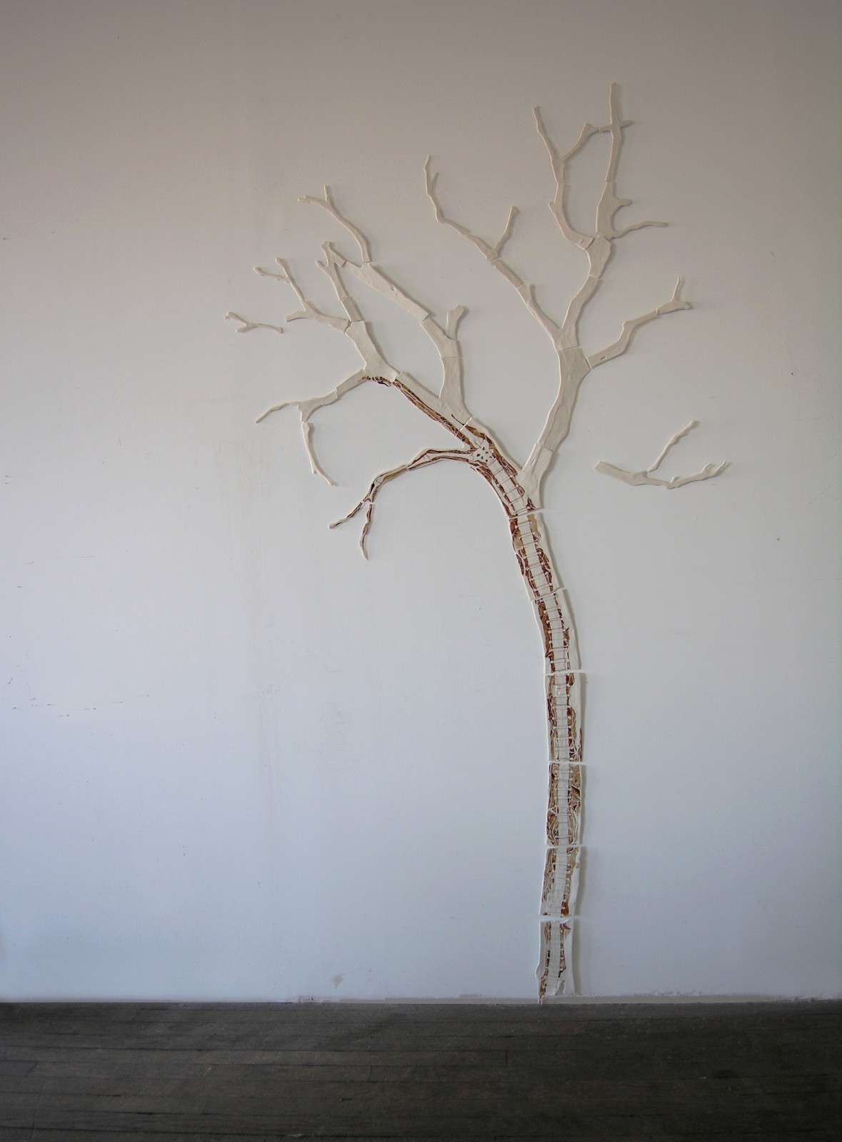 sculpture representing a backbone