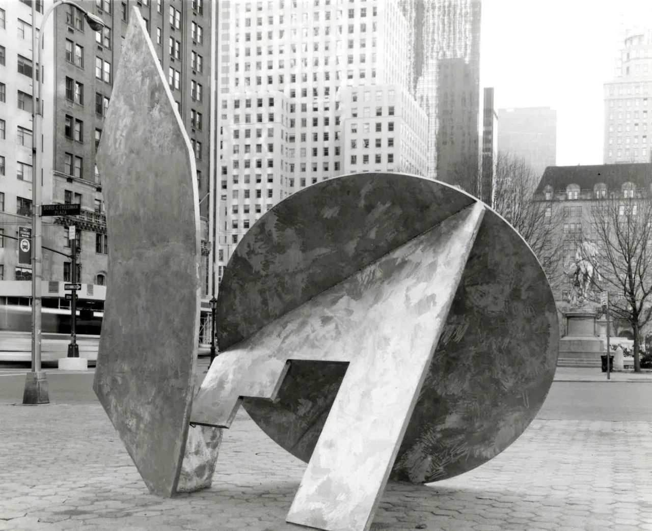 <div class="additional_caption">'Tomorrow's Wind', 1991. Doris C. Freedman Plaza, New York</div>
