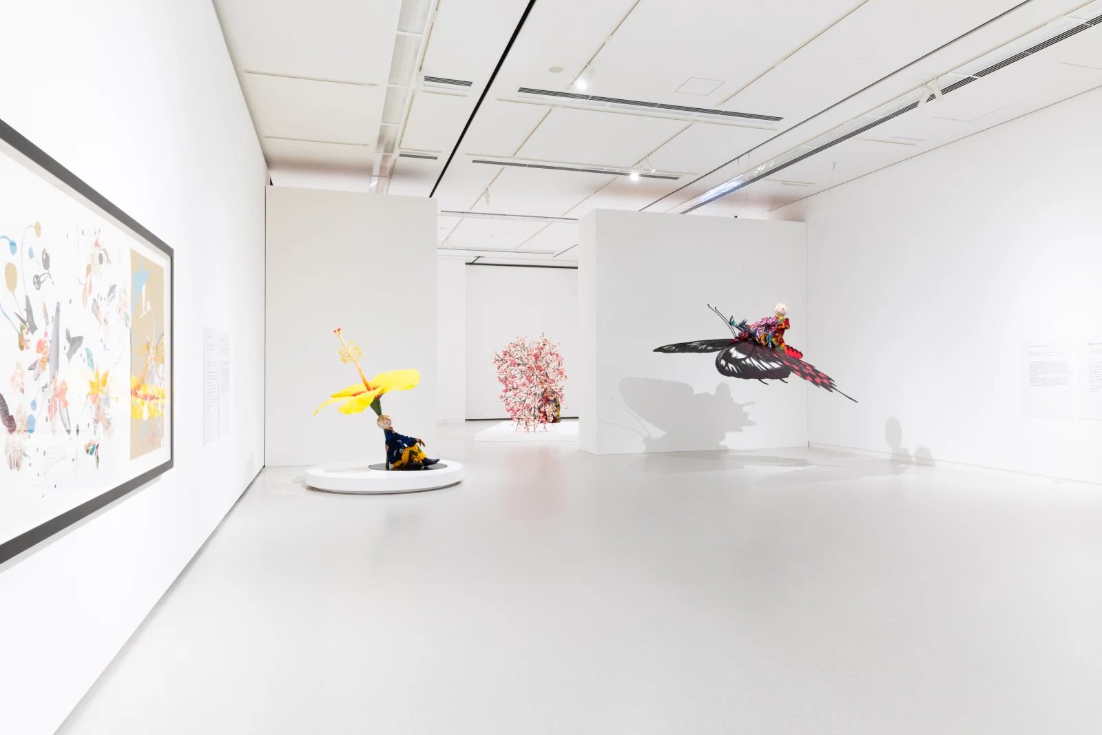 <p>Installation view: 'Yinka Shonibare MBE: Flower Power'<span>, Fukuoka Art Museum, Fukuoka (2019)</span></p>
