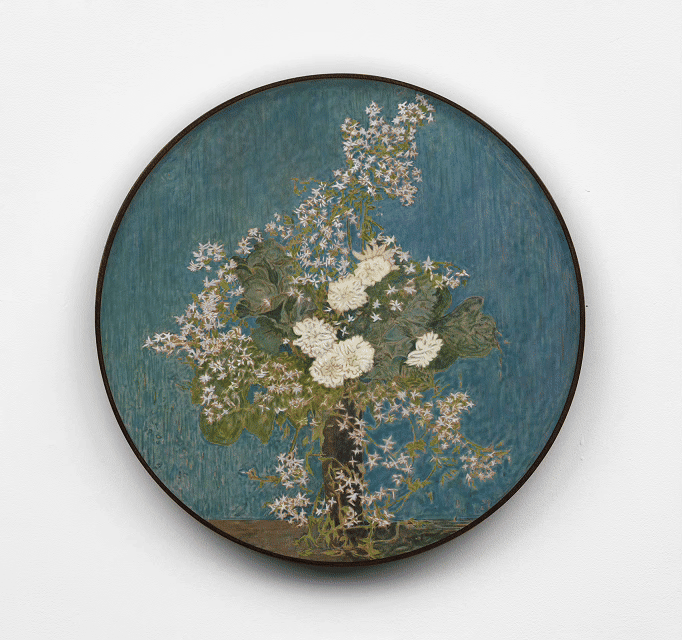 Hayley Barker, Bouquet (after Gertrude Jekyll), 2025, oil on linen, 135.3 cm (diameter, frame). Photo: Paul Salveson.
Frank Walter, Untitled (Sea Grape), oil on pressed fibre with masonite backing, 25 cm (diameter, frame). Photo: John McKenzie.
Frank Walter, Untitled (Mango), oil on biocomposite material with masonite backing, 19.5 cm (diameter, artwork). Photo: John McKenzie.